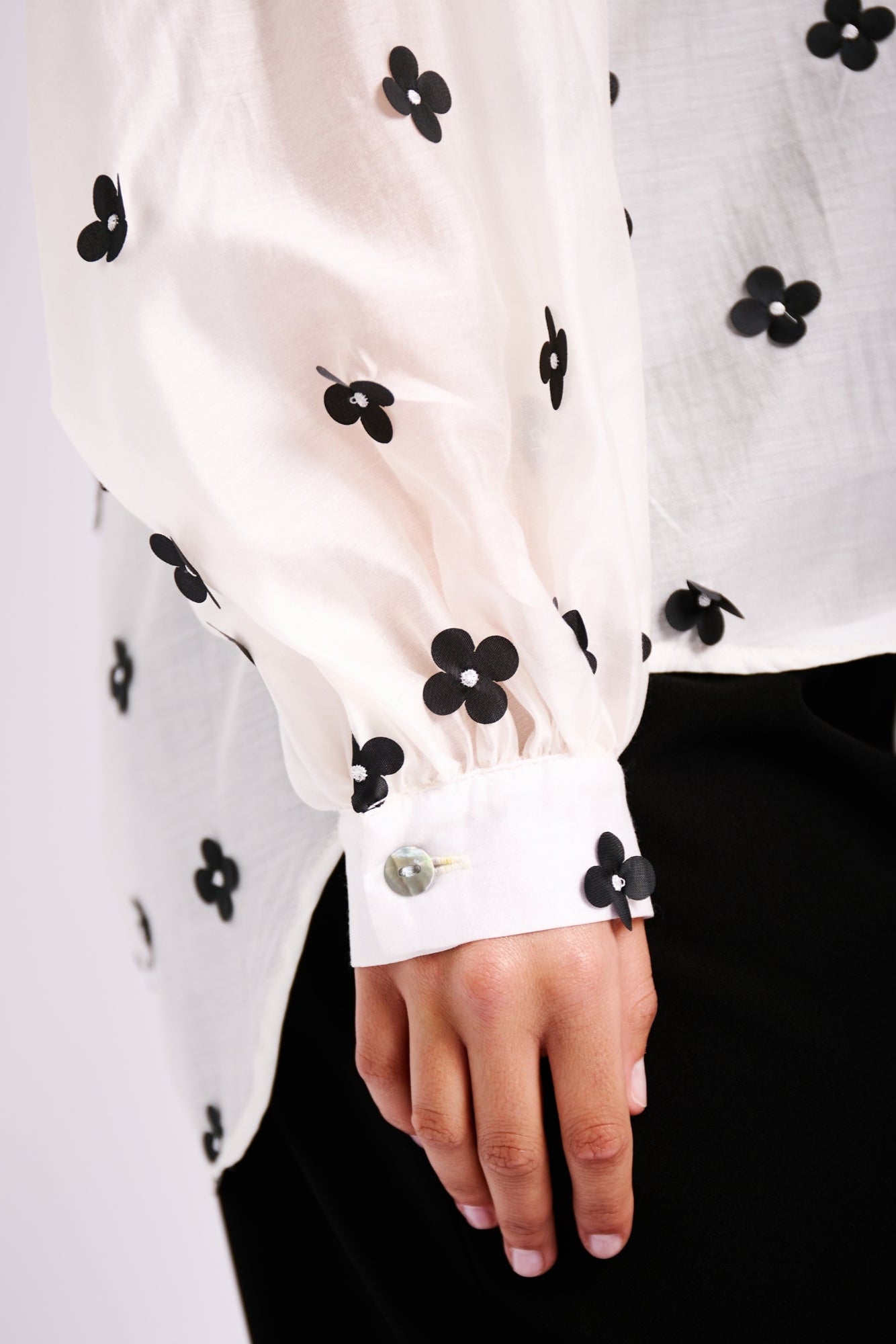 Bellow Sleeve Shirt in 3D Flower