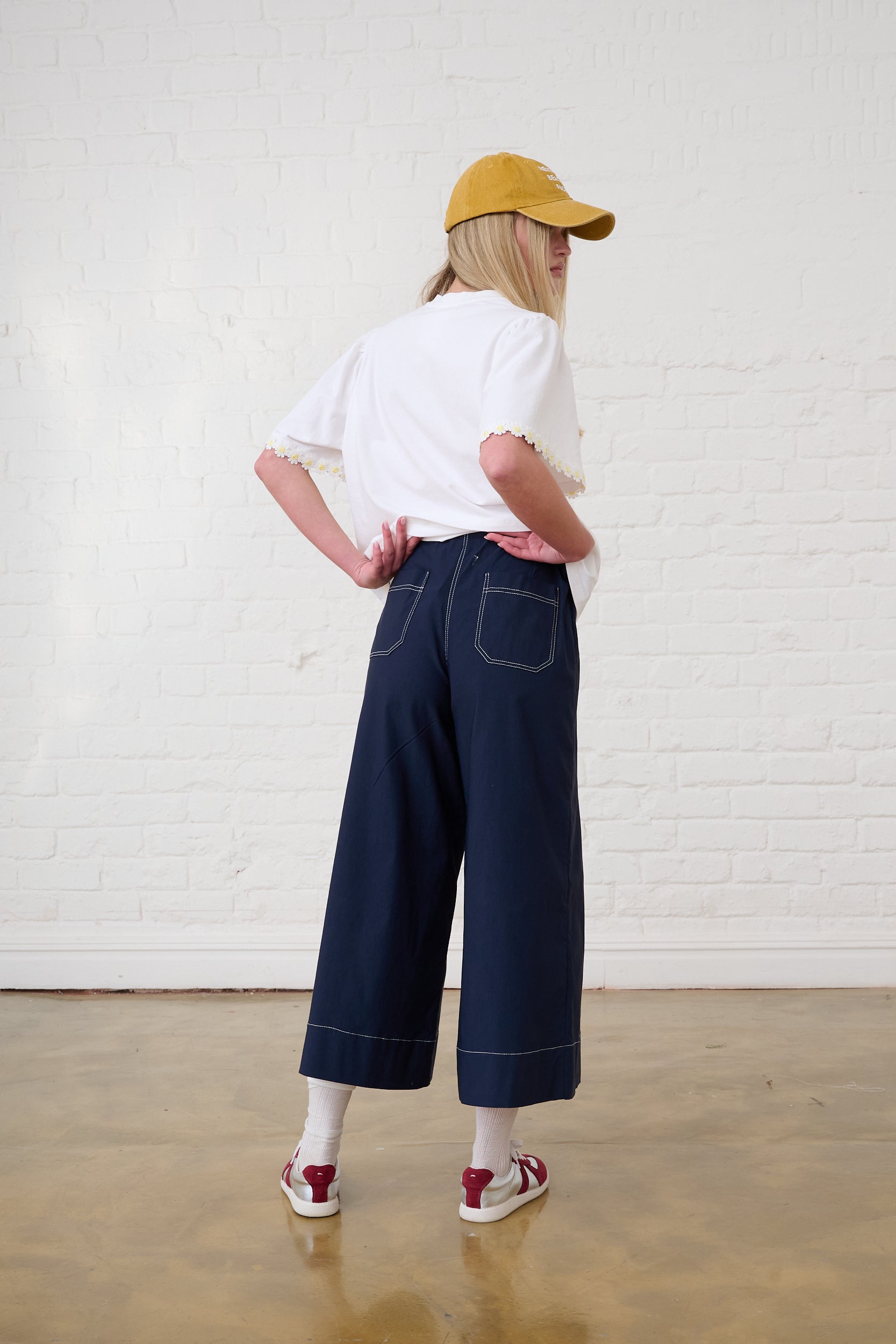 Stretch Wide Leg Cropped Pants in Navy