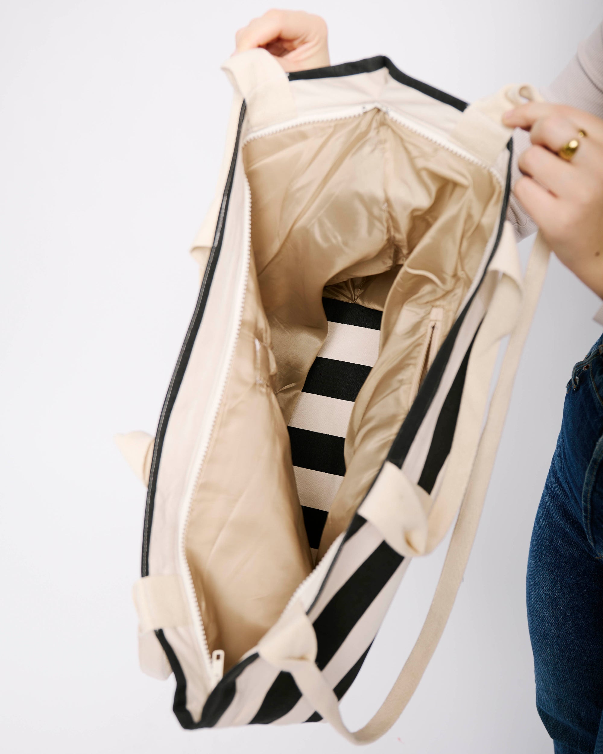 Cotton Beach Tote in Black Stripe