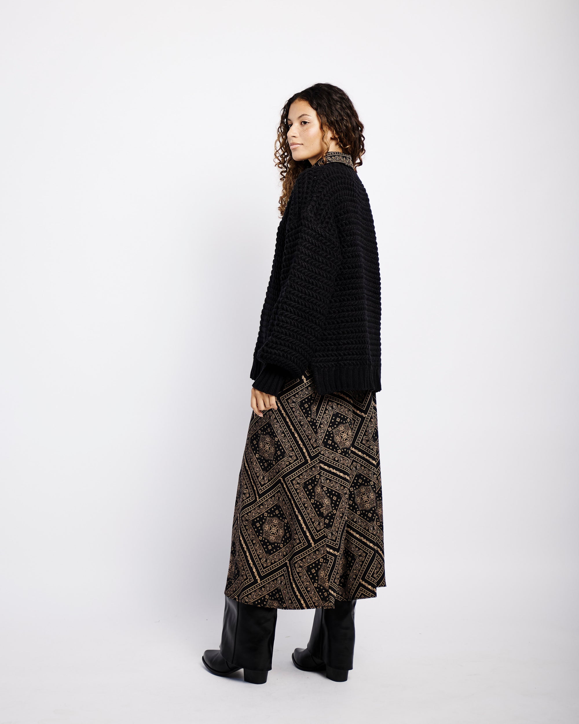 Chunky Loose Knit Jumper - Me&B