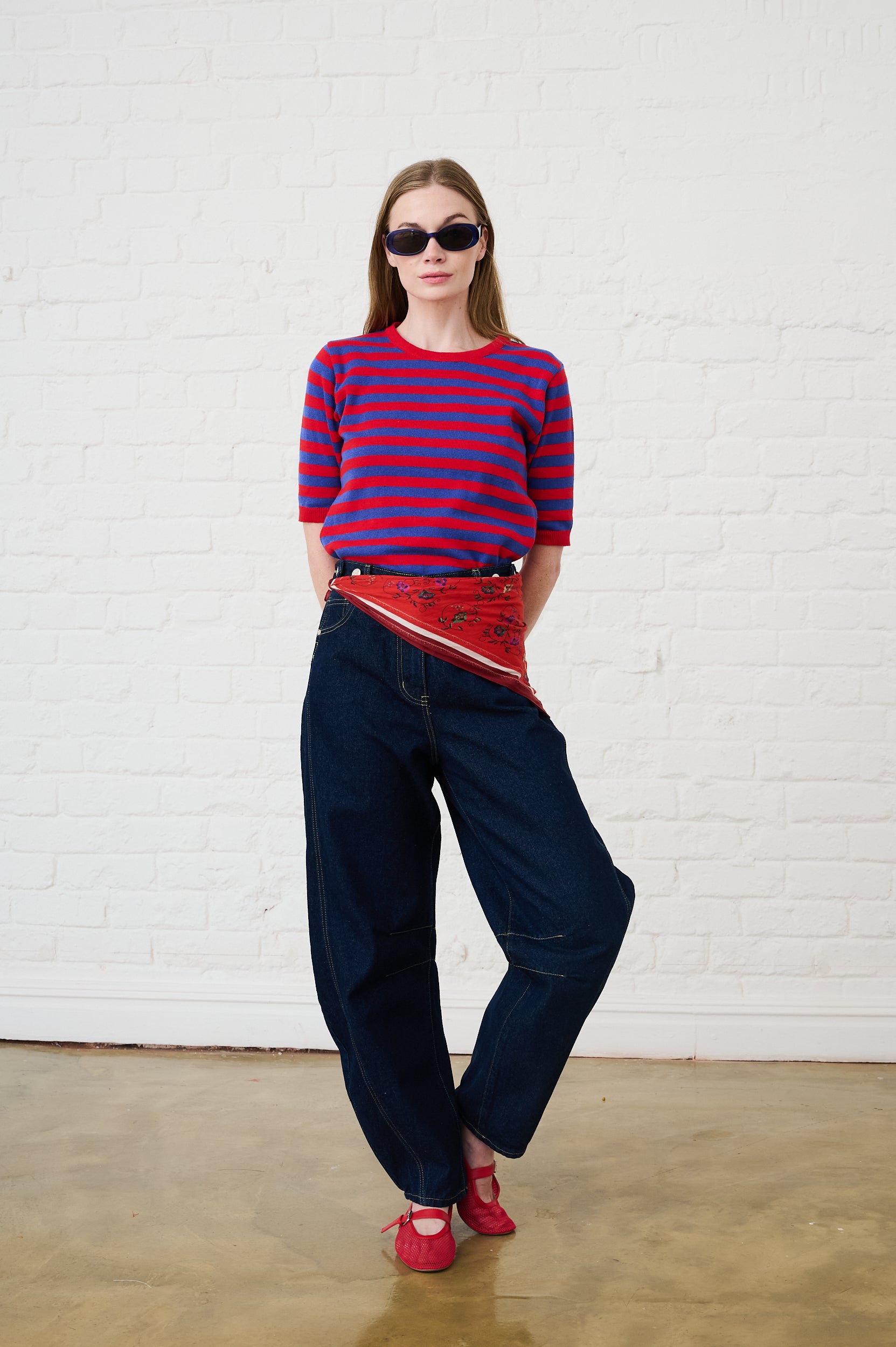 Adjustable Waist Barrel Leg Jeans in Dark Wash