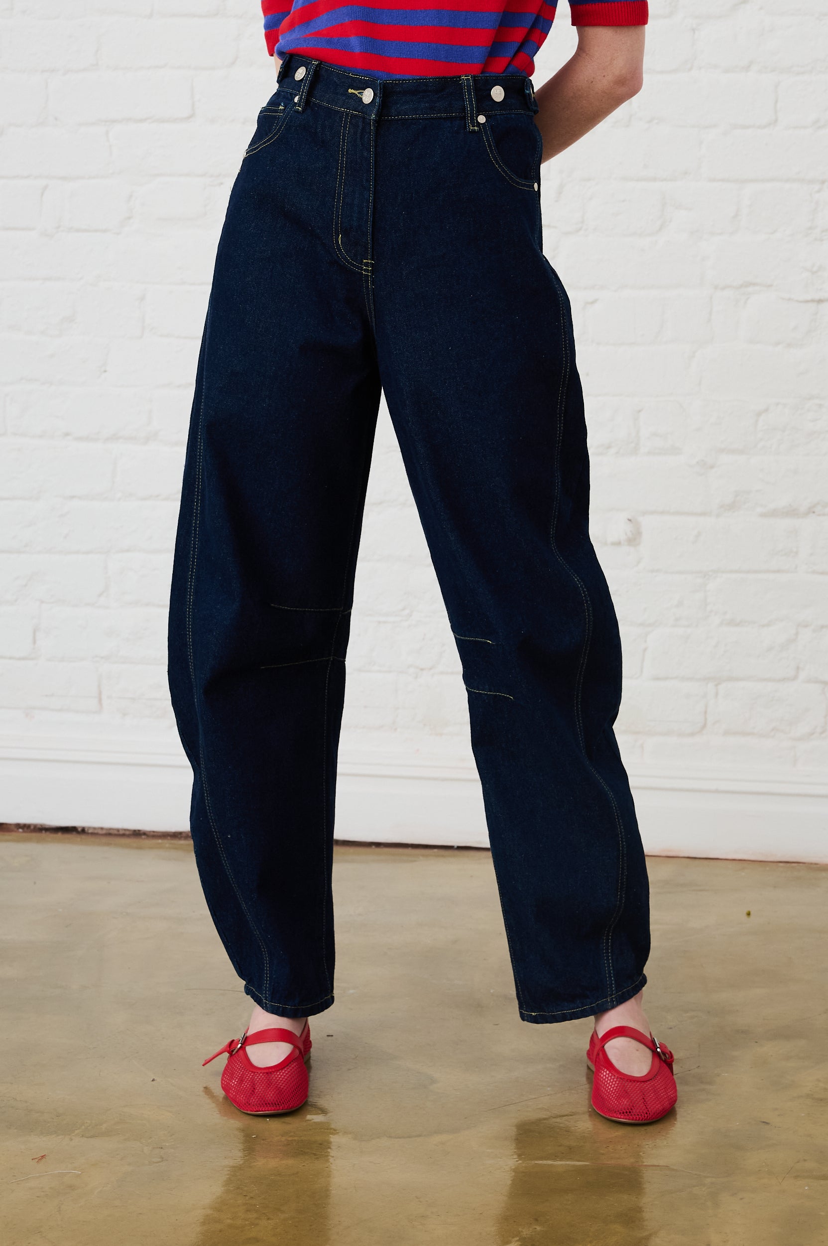 Adjustable Waist Barrel Leg Jeans in Dark Wash