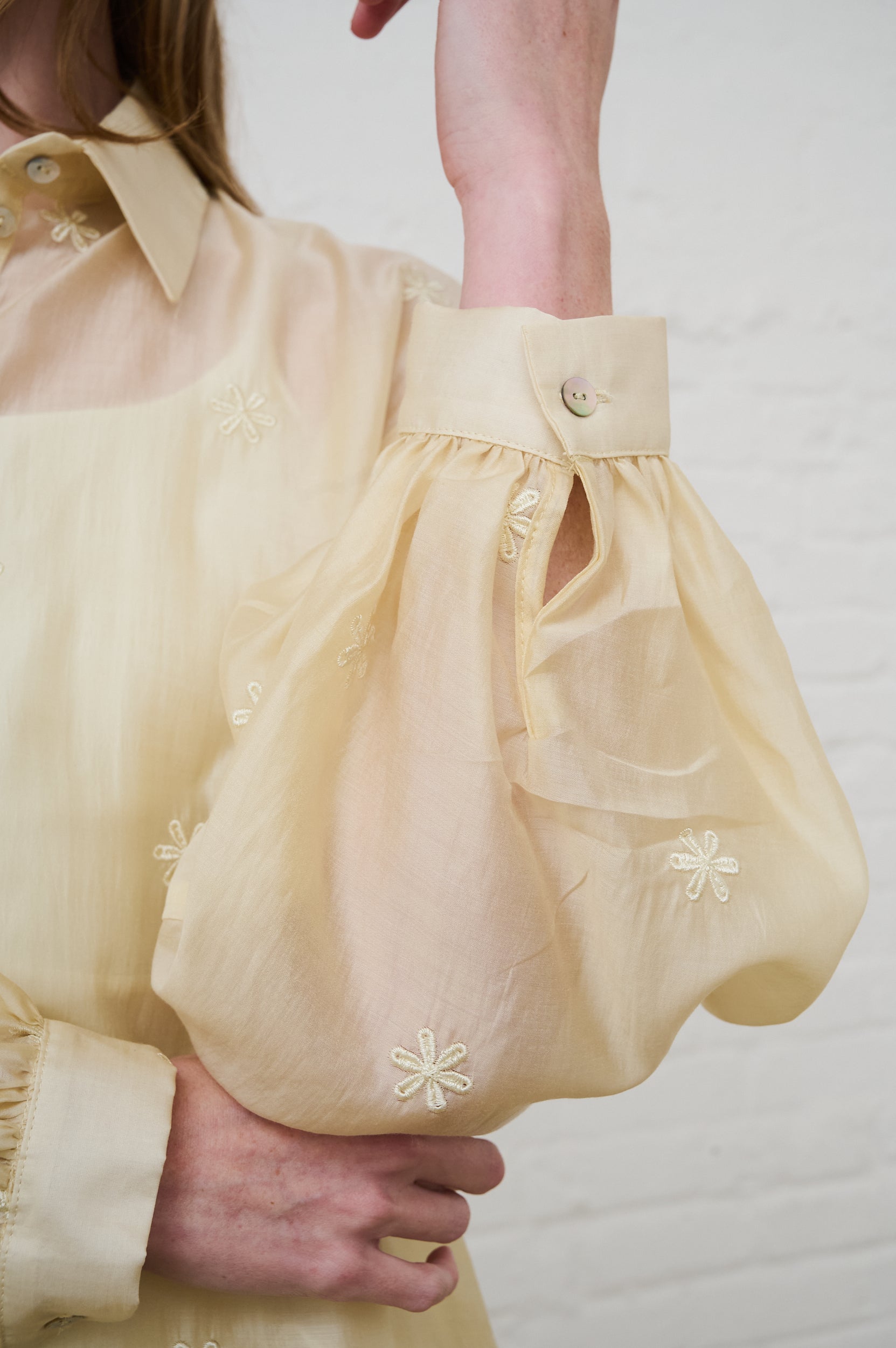 Bellow Sleeve Shirt in Butter Flower