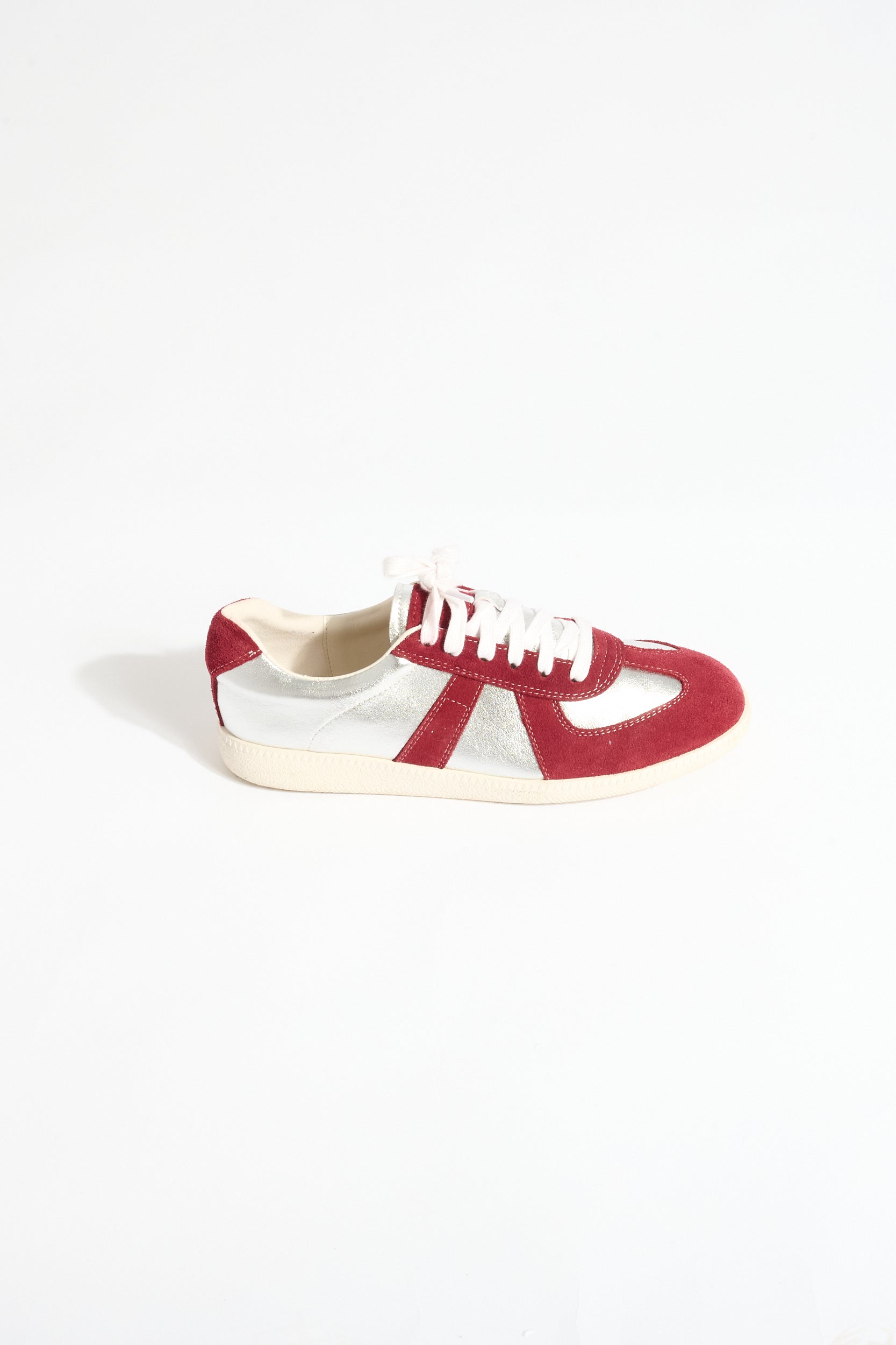 Contrast Sneaker in Burgundy/Silver