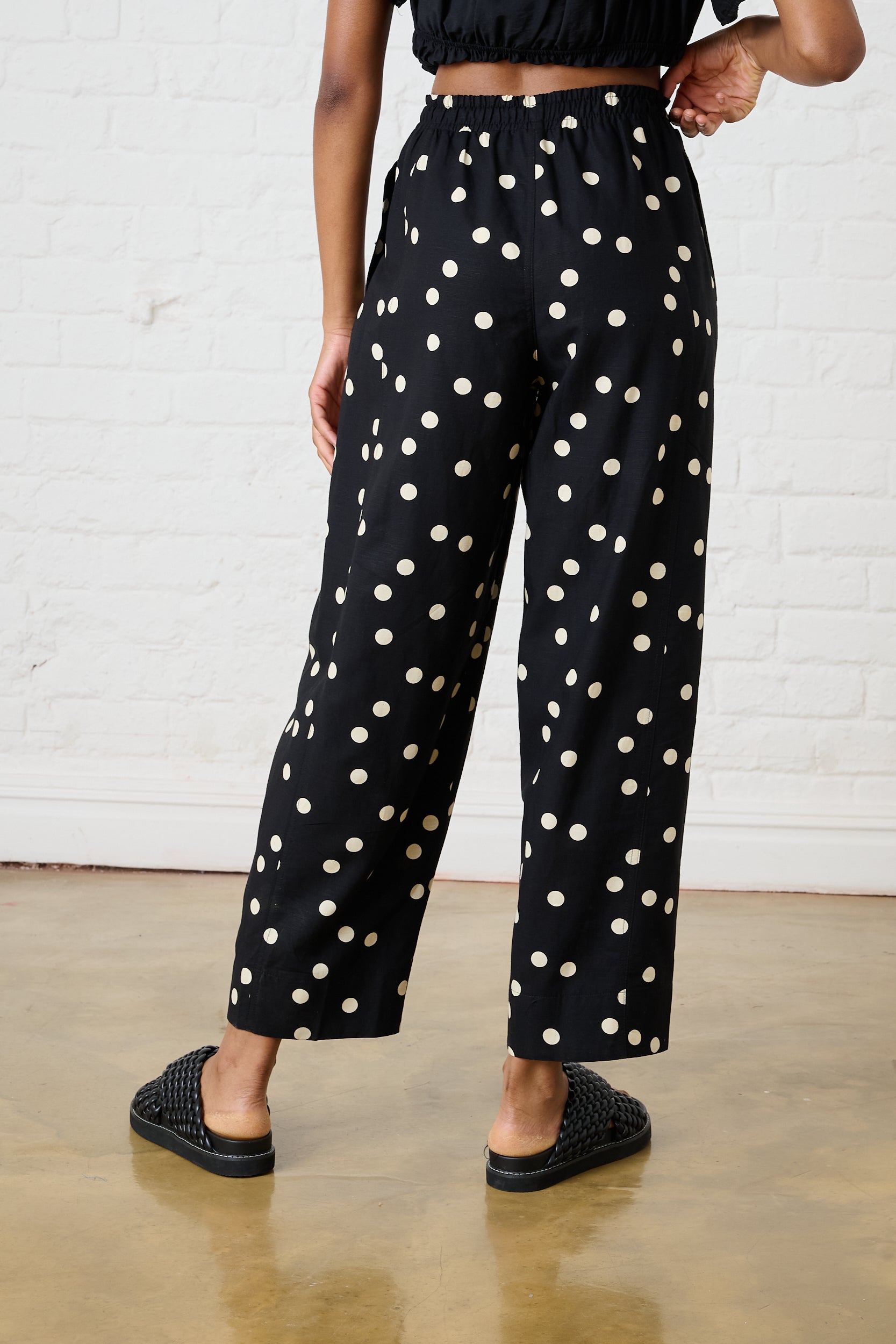 Tencel Twill Barrel Leg in Black Spot