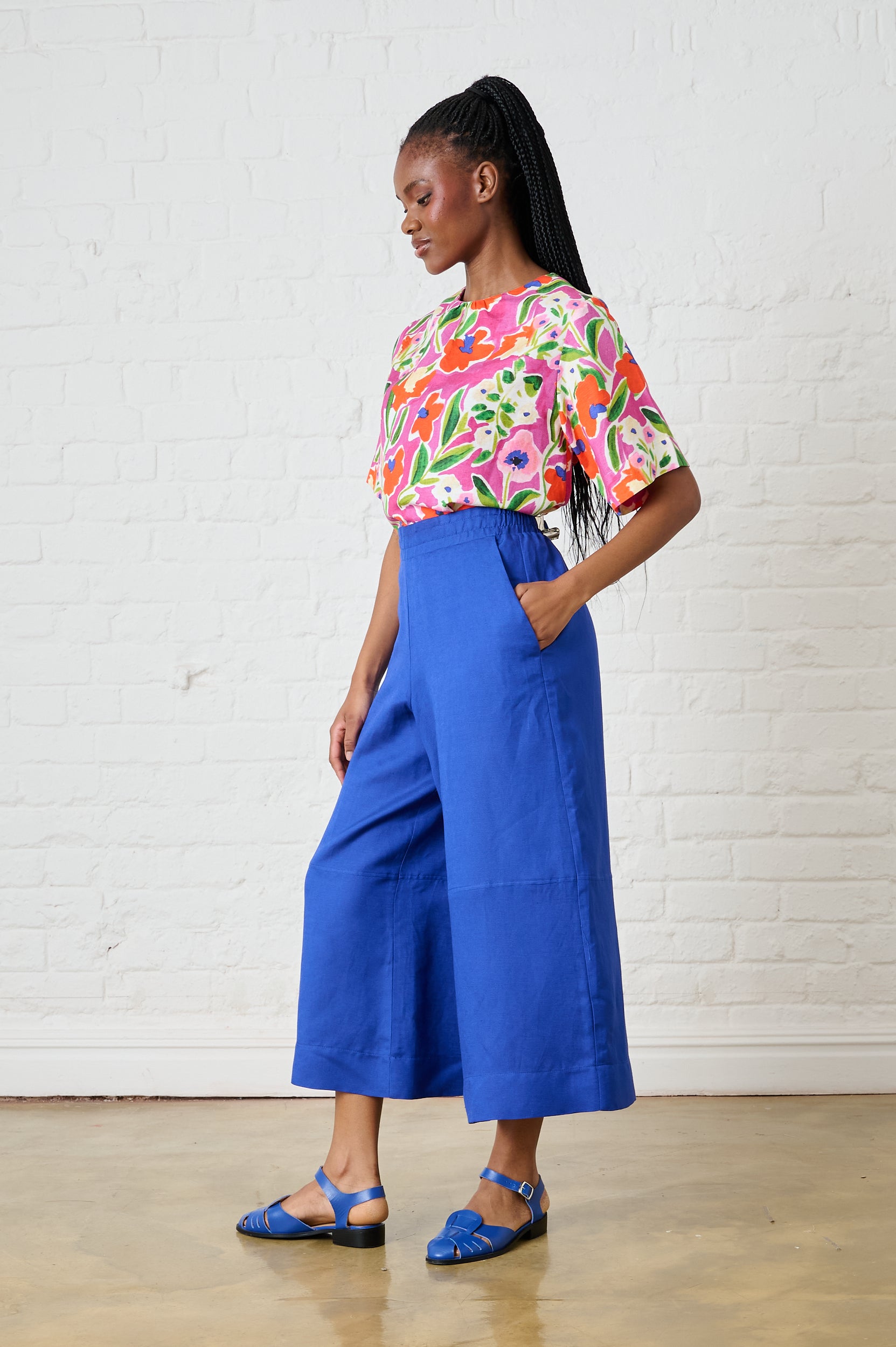 Linen Wide Leg Crop in Cobalt