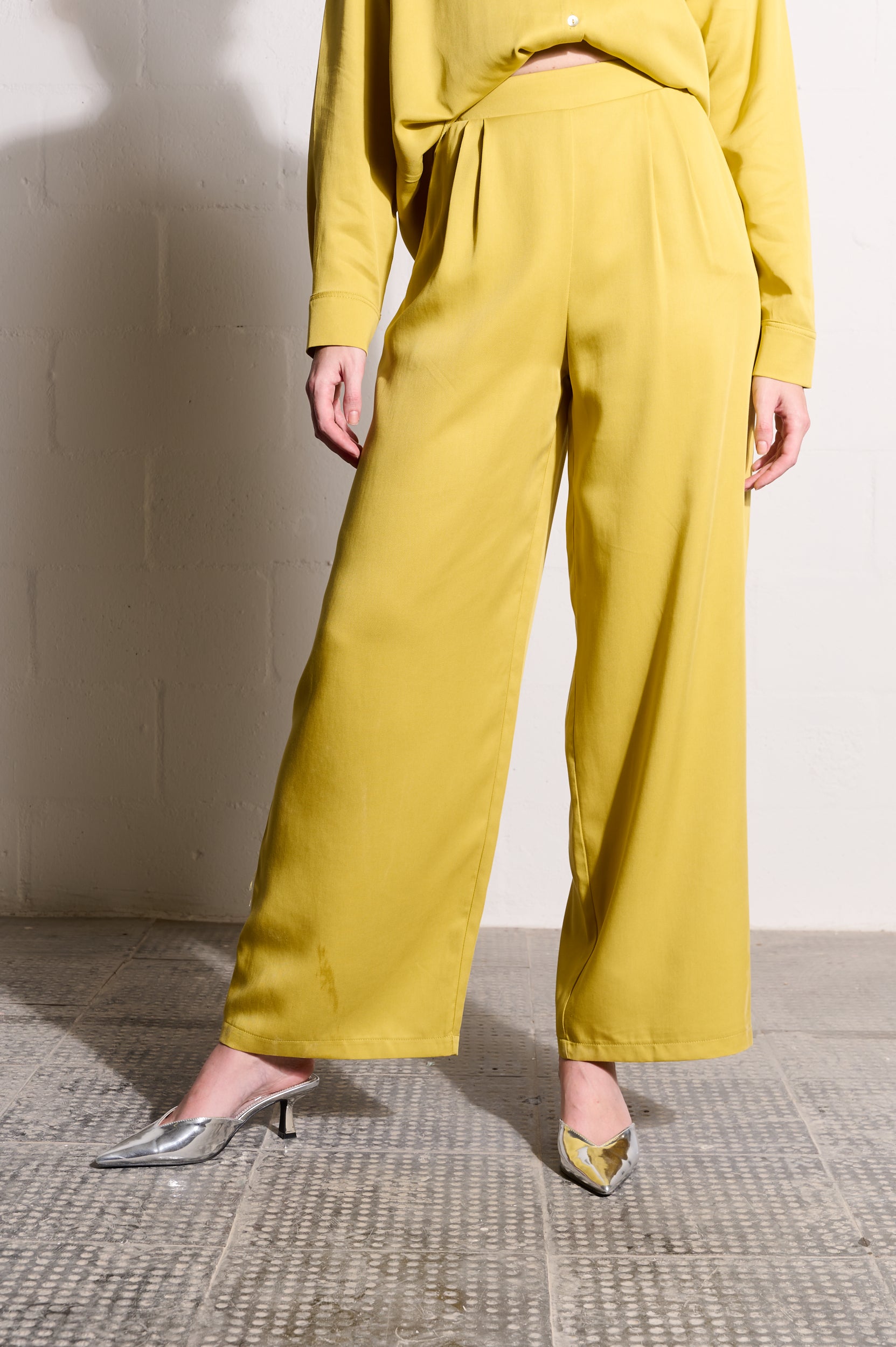 Flat Front Wide Leg Pants in Chartreuse