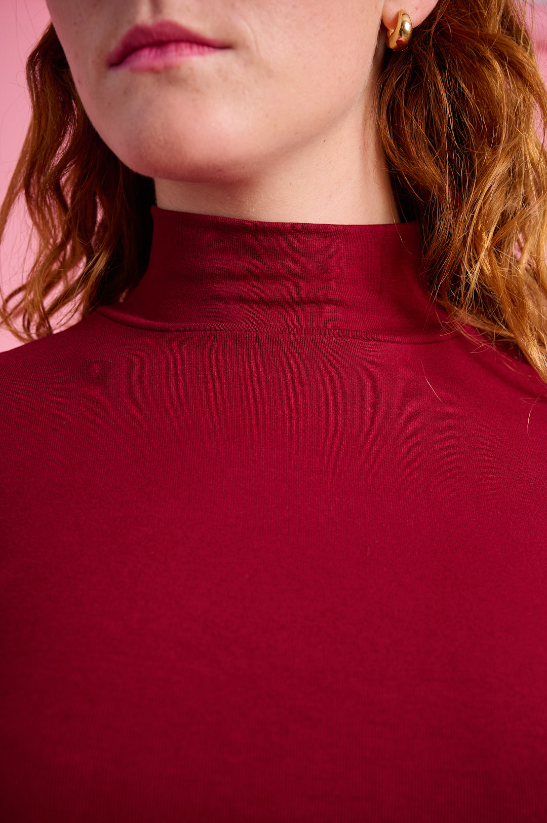 Essential Polo Knit Basic in Burgundy