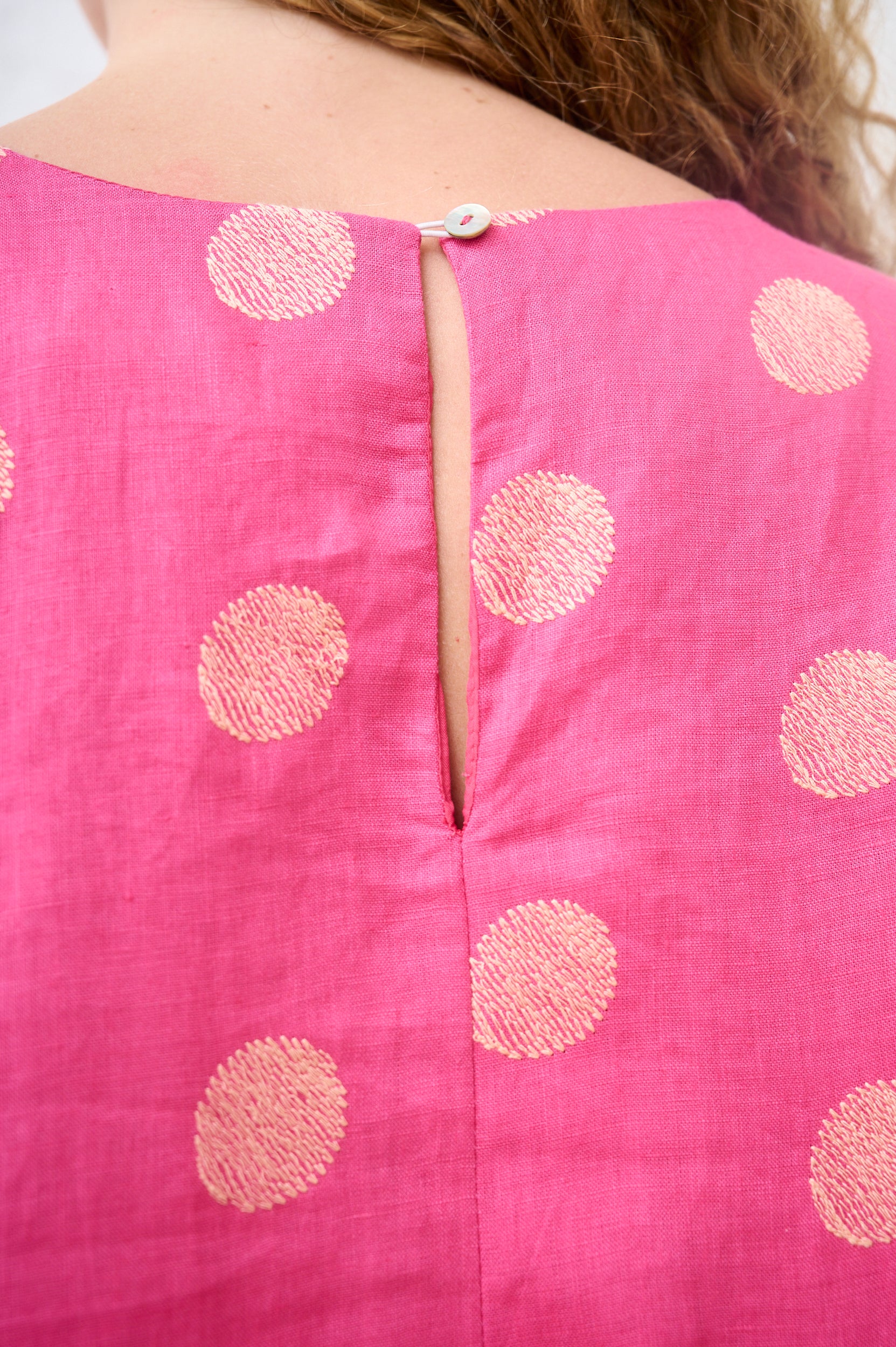 The XO dress in Spot linen