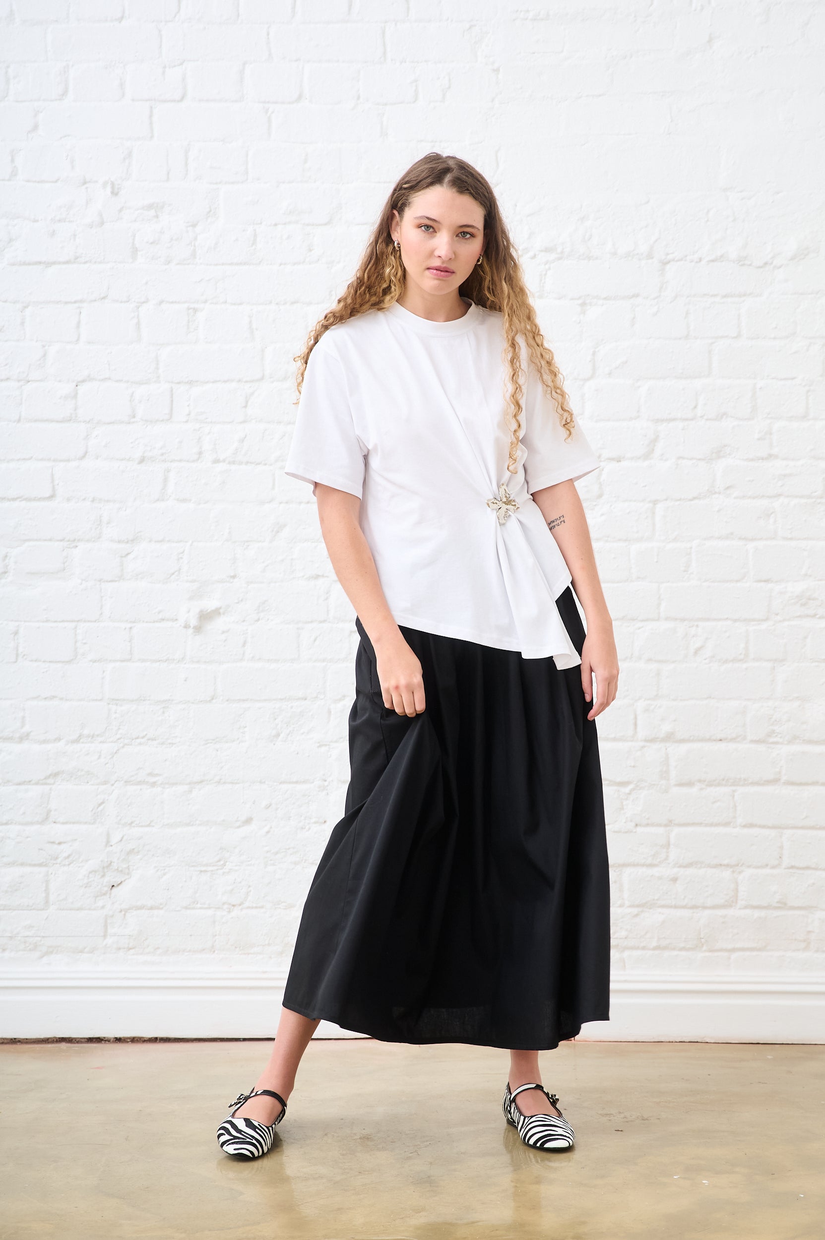 Oversized Tee with Flower Pin