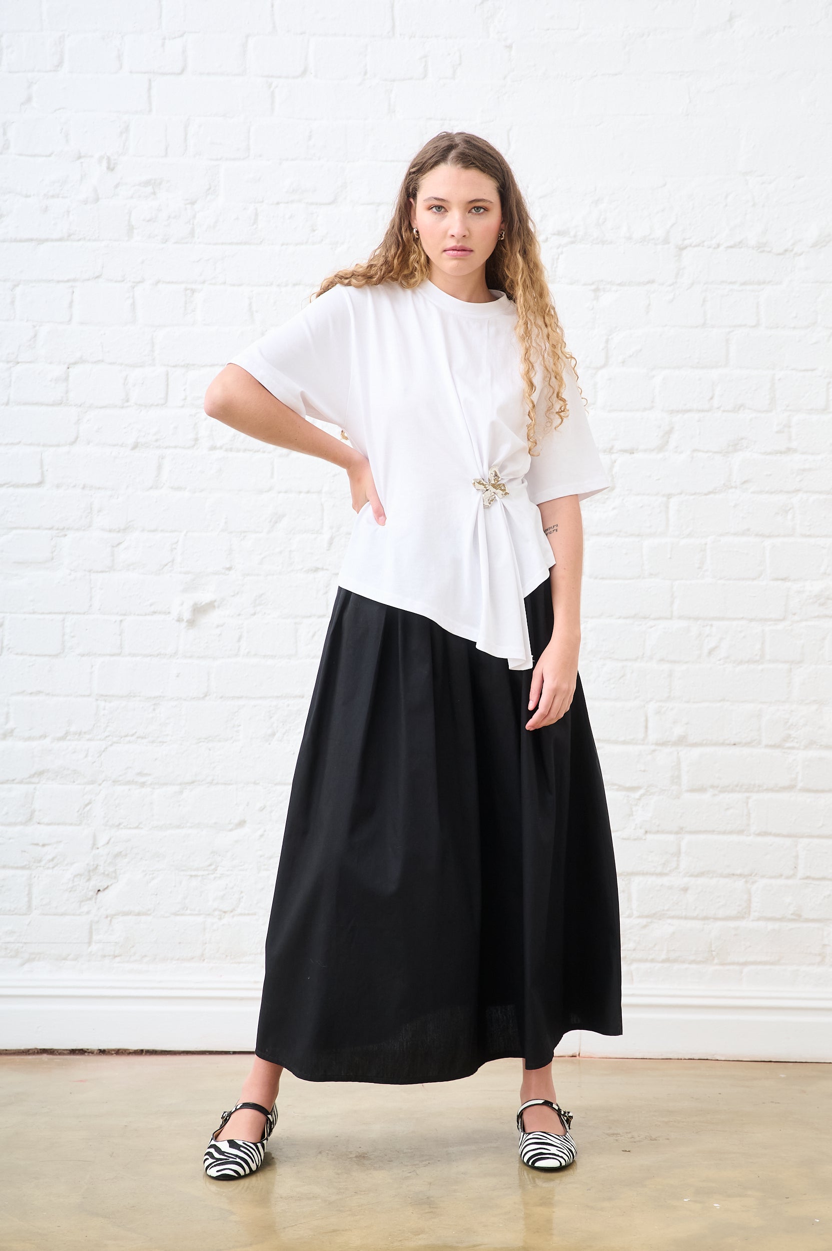 Oversized Tee with Flower Pin