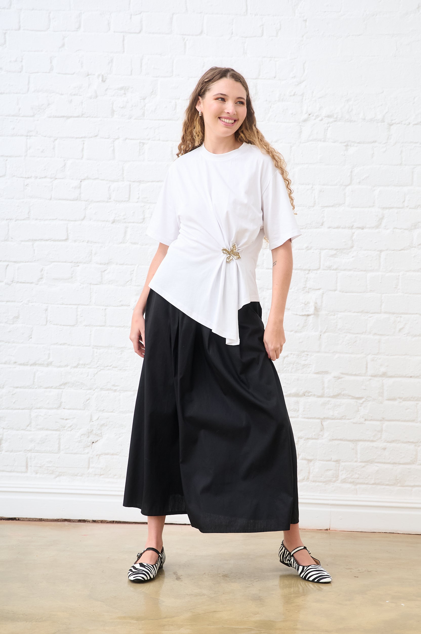 Oversized Tee with Flower Pin