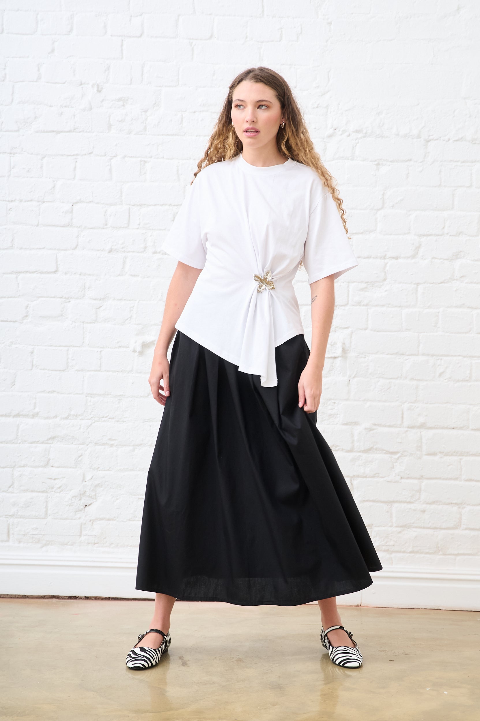 Oversized Tee with Flower Pin