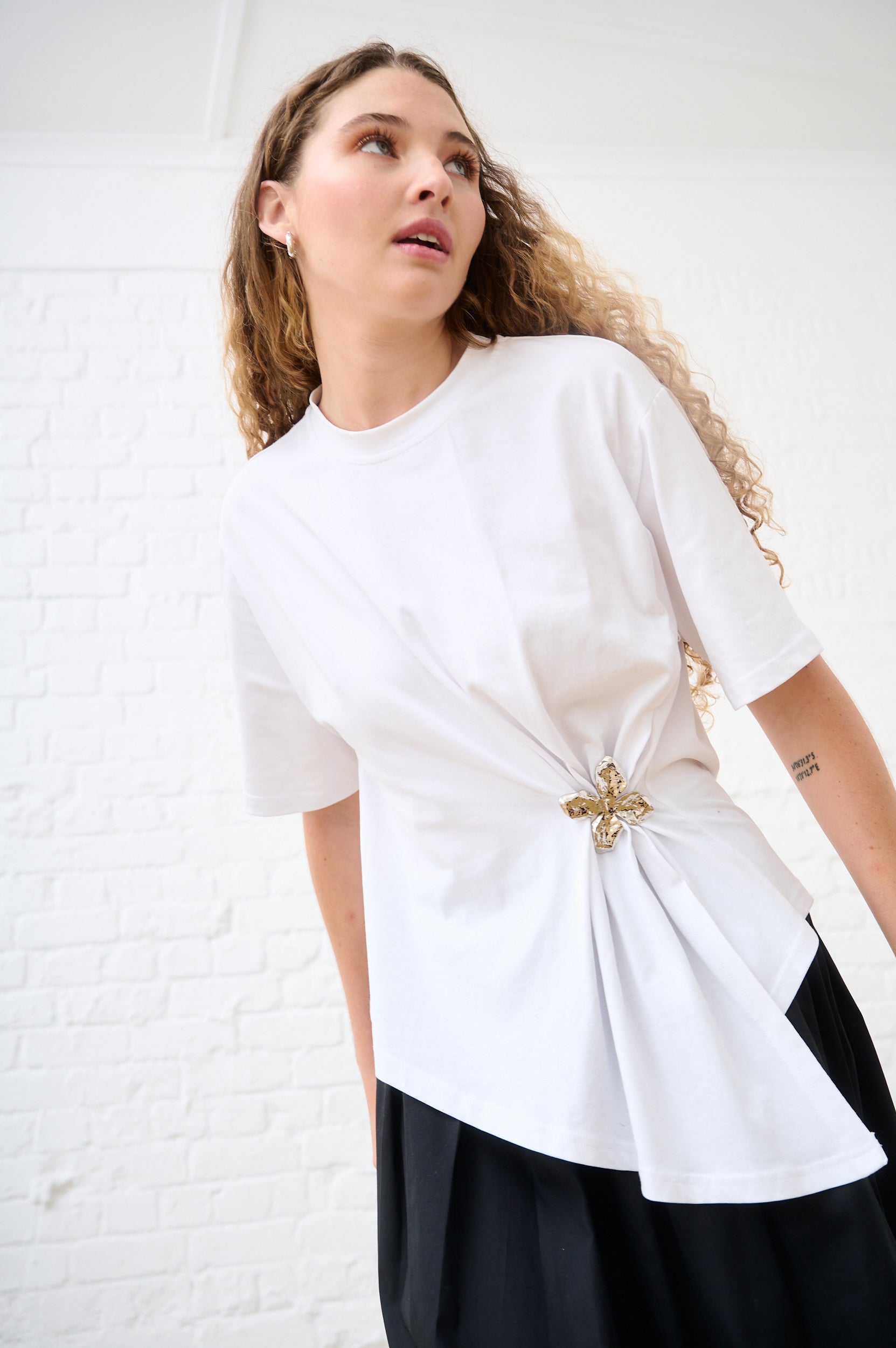 Oversized Tee with Flower Pin