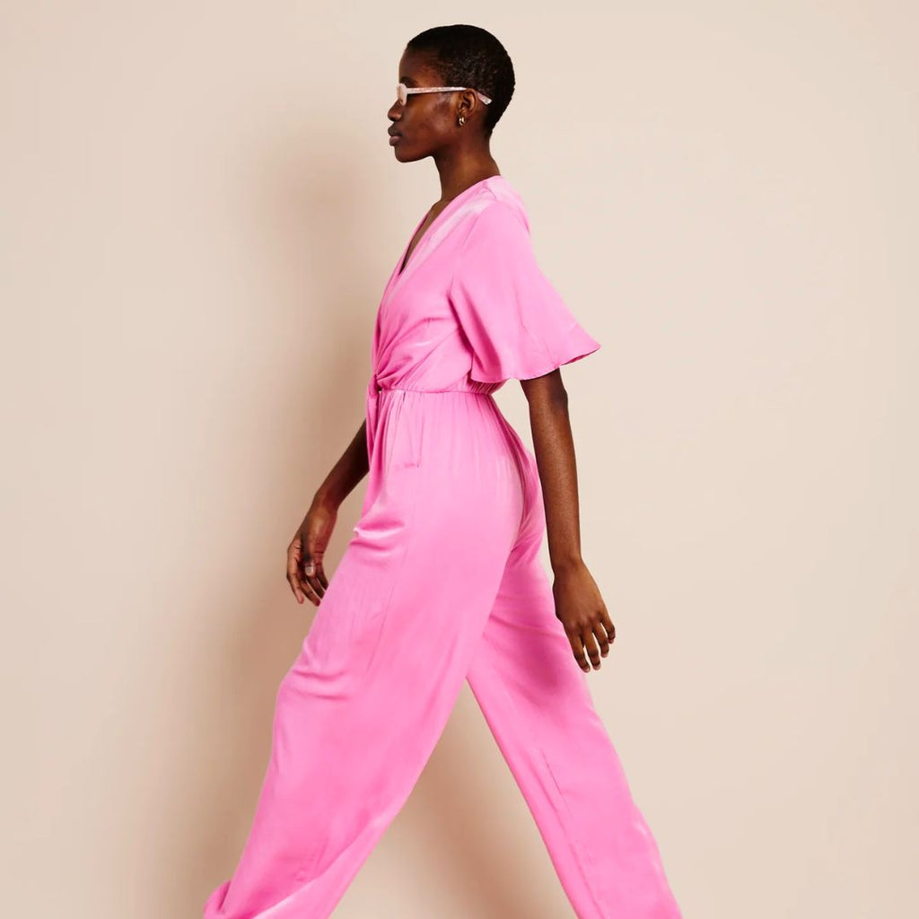 The All-in-One Wonder: Styling Tips for Jumpsuits for Women