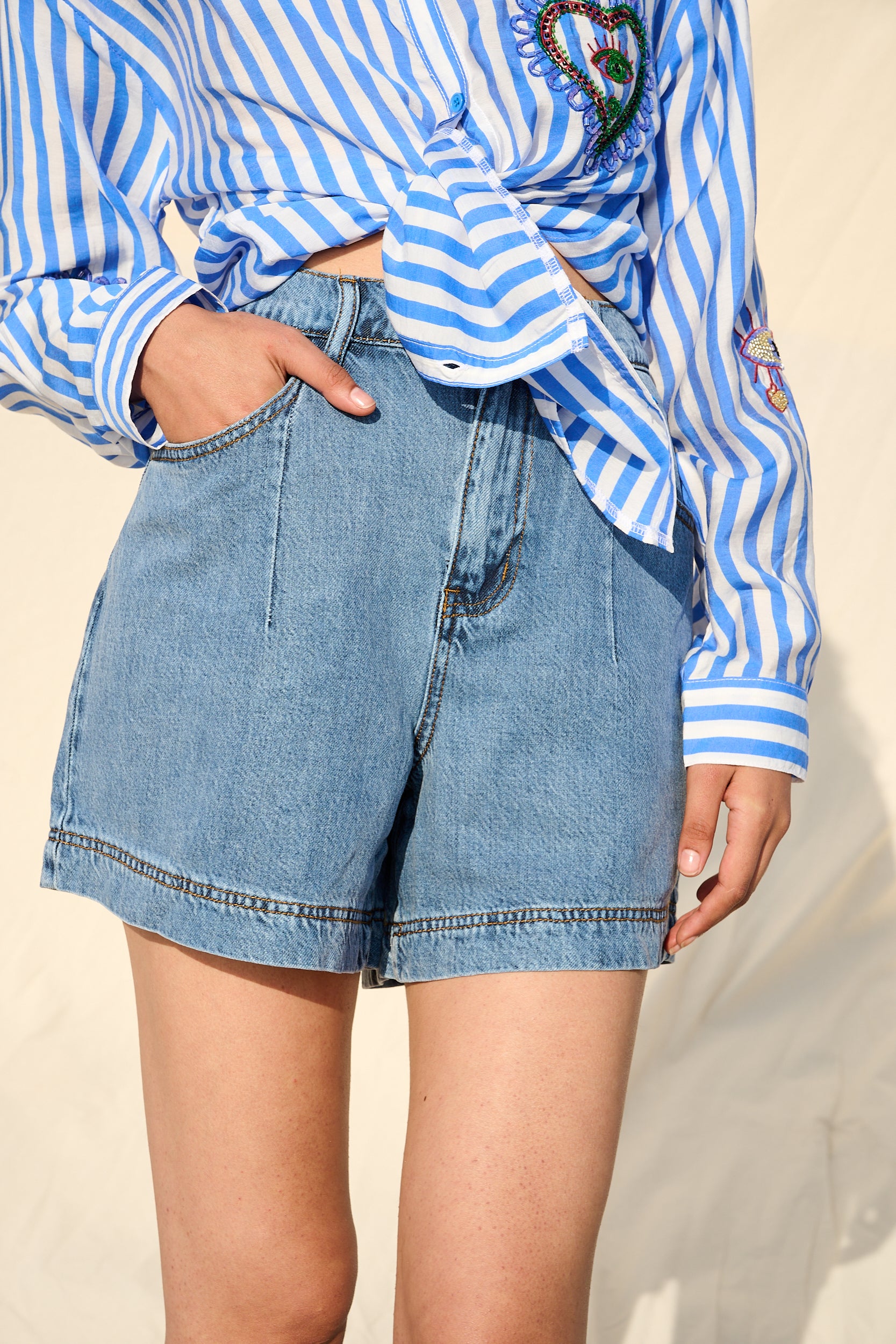 Lyocell Denim Shorts in Med Wash