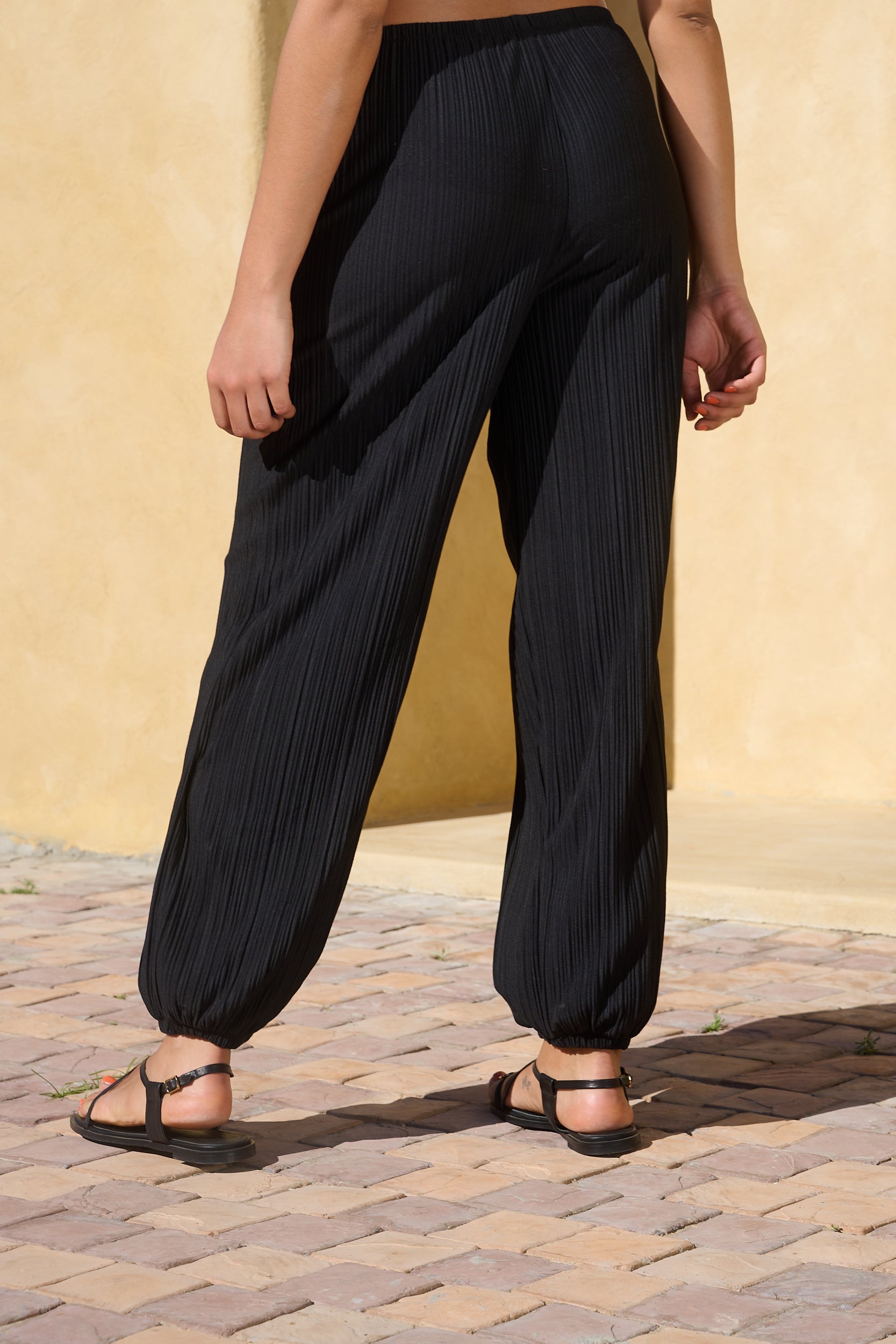 Elasticated Waist Harem Pant in Black Plisse