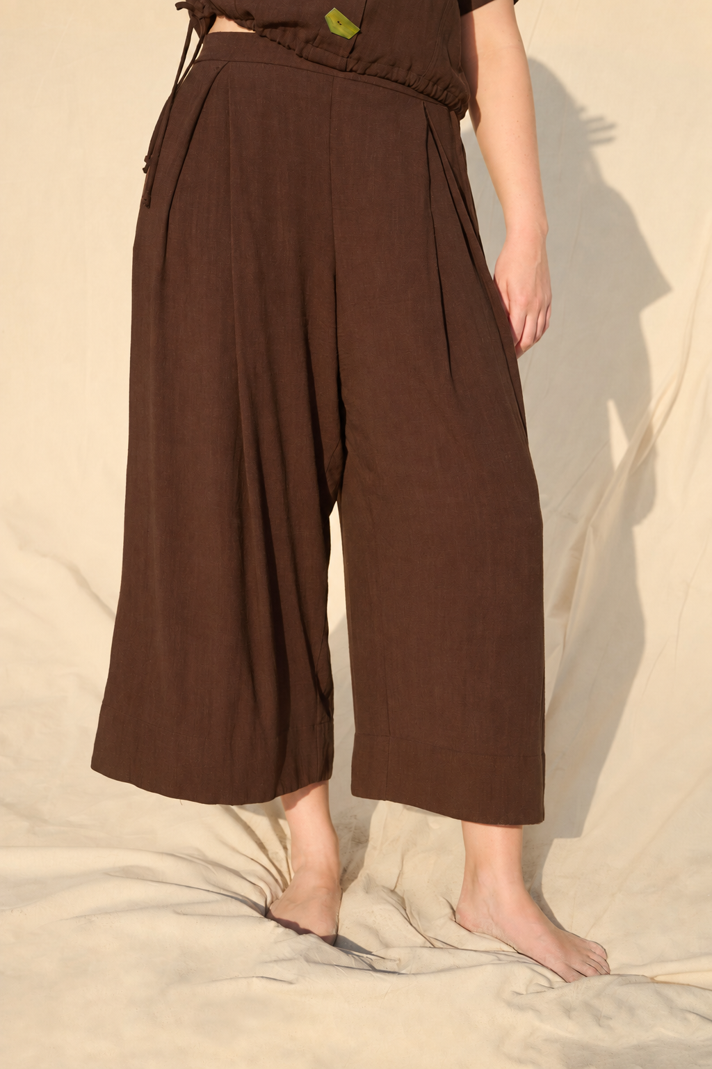  Dark chocolate rayon-linen wide-leg cropped wide leg trousers with front pleat