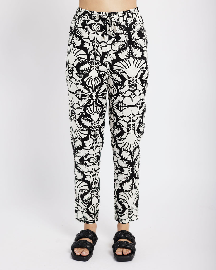 Me&B. Women's clothing. Pants. Linen Pants. Printed linen pants. White lotus print pants. Linen set. Local to South Africa
