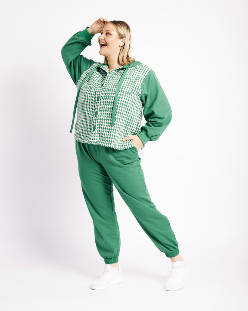 Me&B. Women clothing. Loungewear. Sweatpants. Trackpants. Loungewear. Green sweatpants. Green tracksuit pants. Green trackpants. Green fleece pants. Local brand Cape Town.