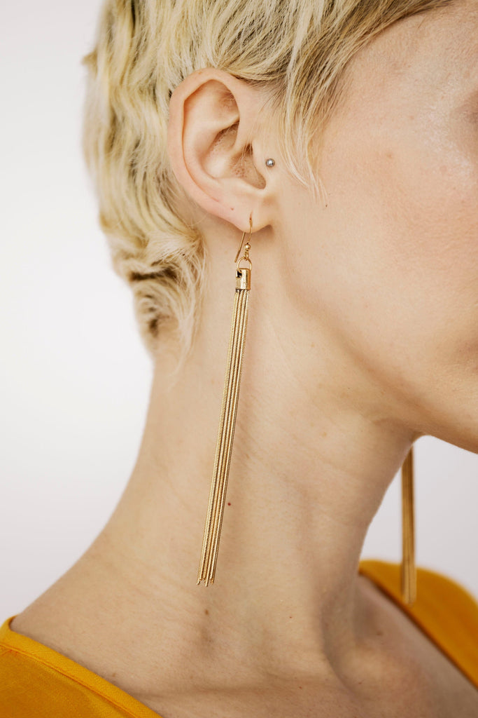 Metallic Chain Earring in Gold - Me&B