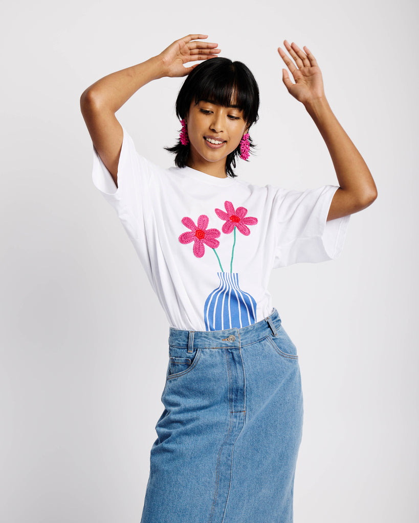 The Statement Tee with Vase - Me&B