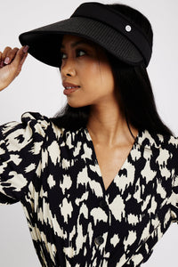 The Holiday Visor in Black - Me&B