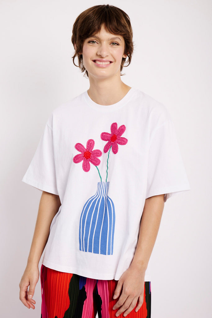 The Statement Tee with Vase - Me&B