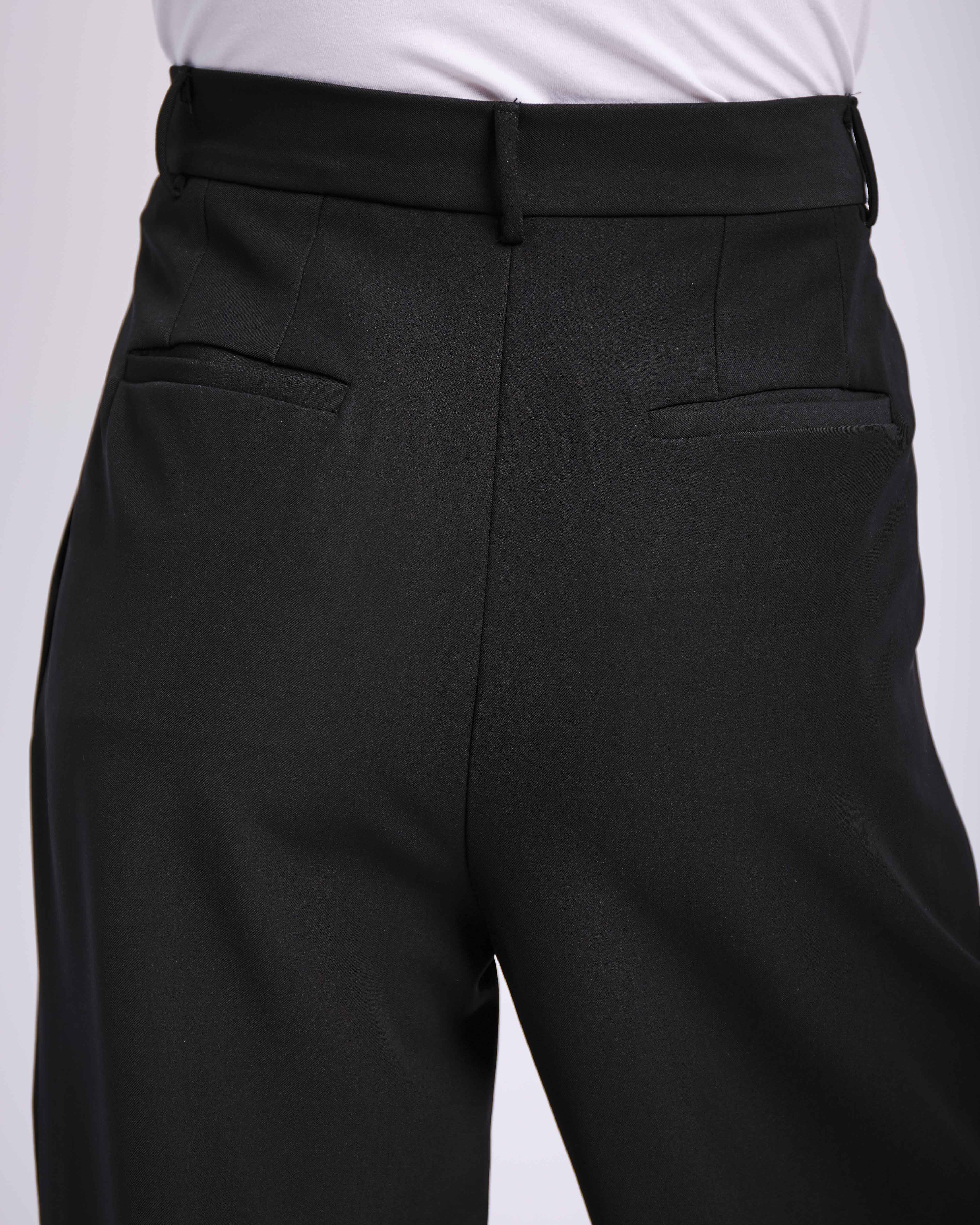 Tailored Tapered Leg Pants in Black