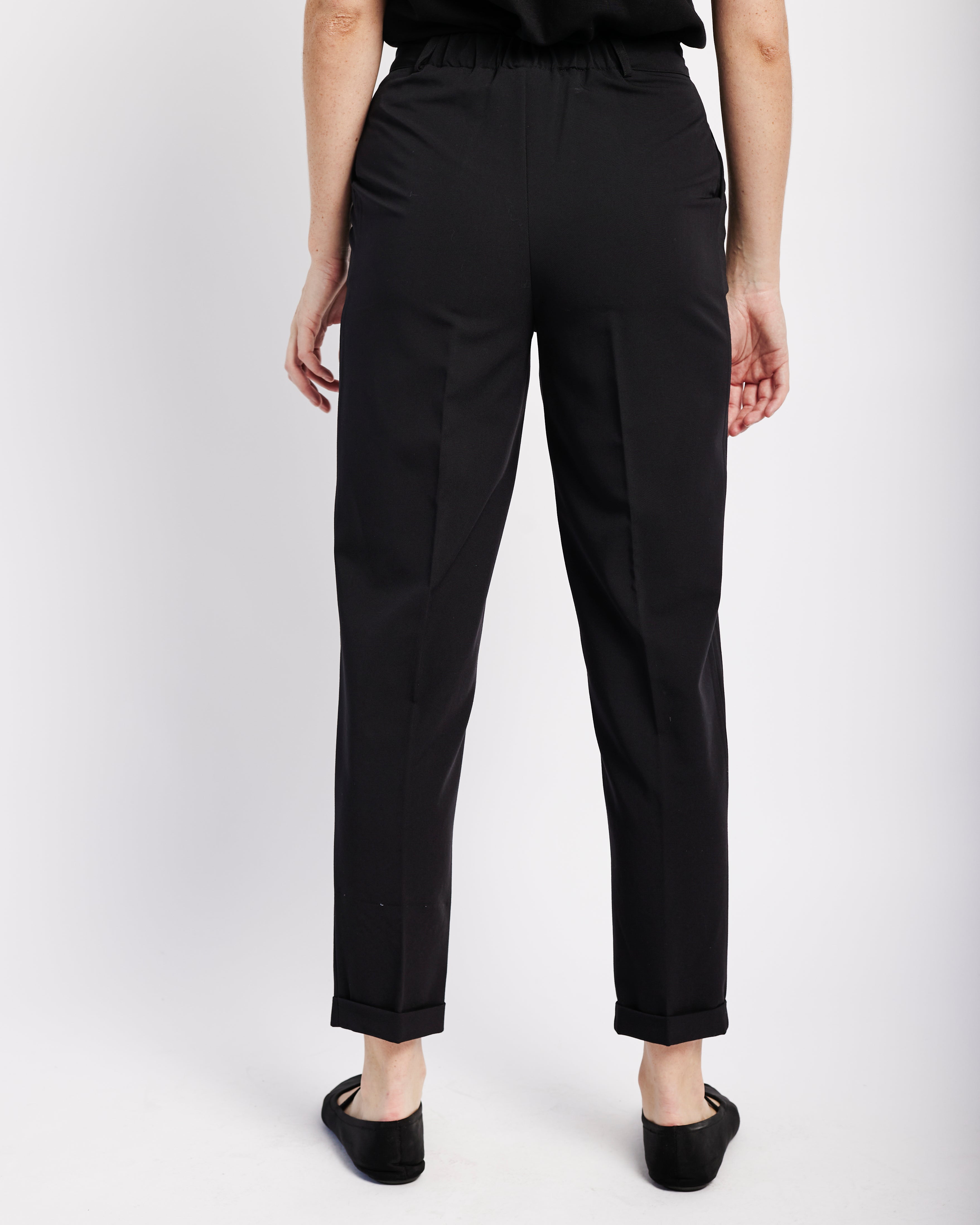 Ultimate Tailored Tapered Leg in Black - Me&B