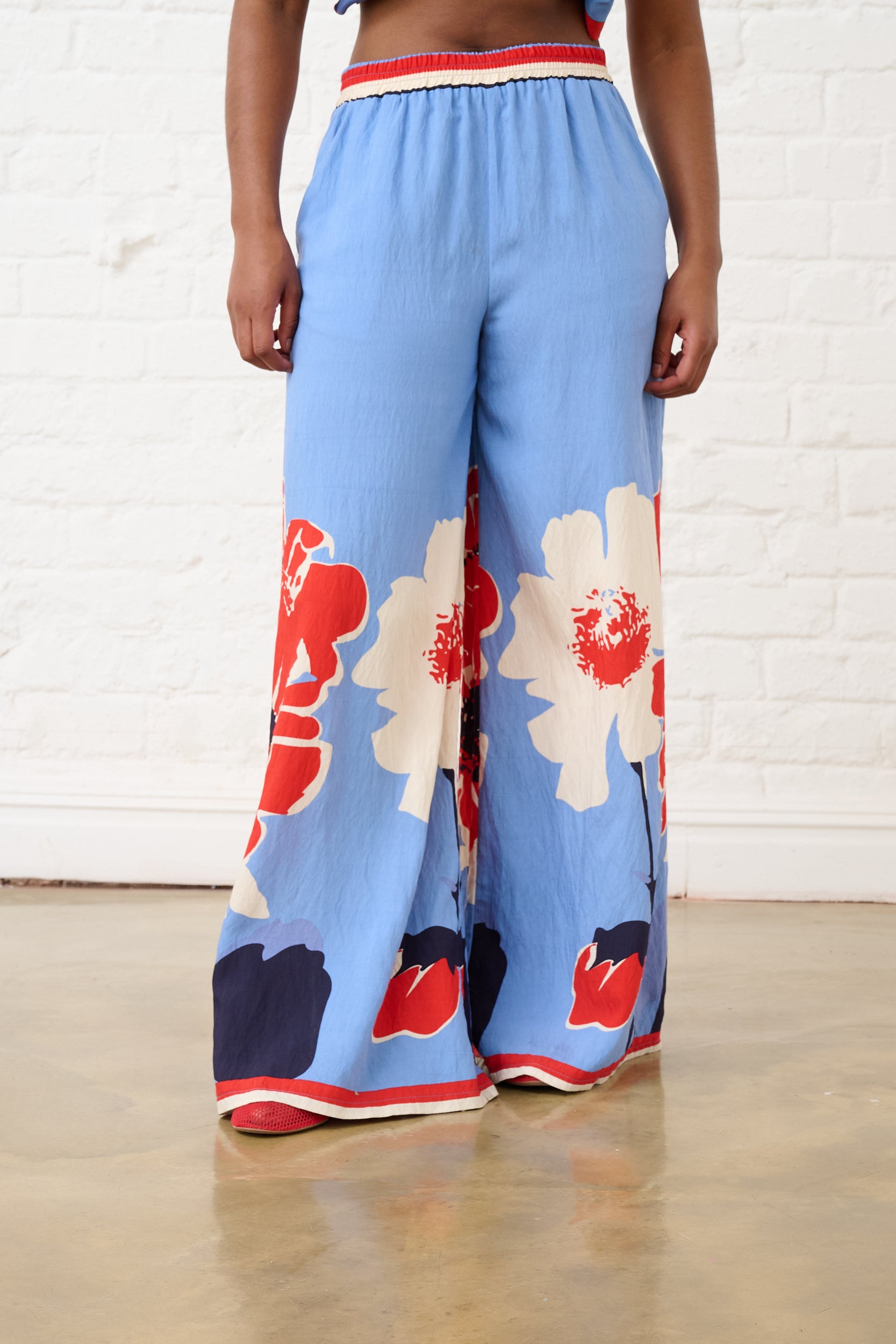 Soft Printed Pants in Midnight Poppy