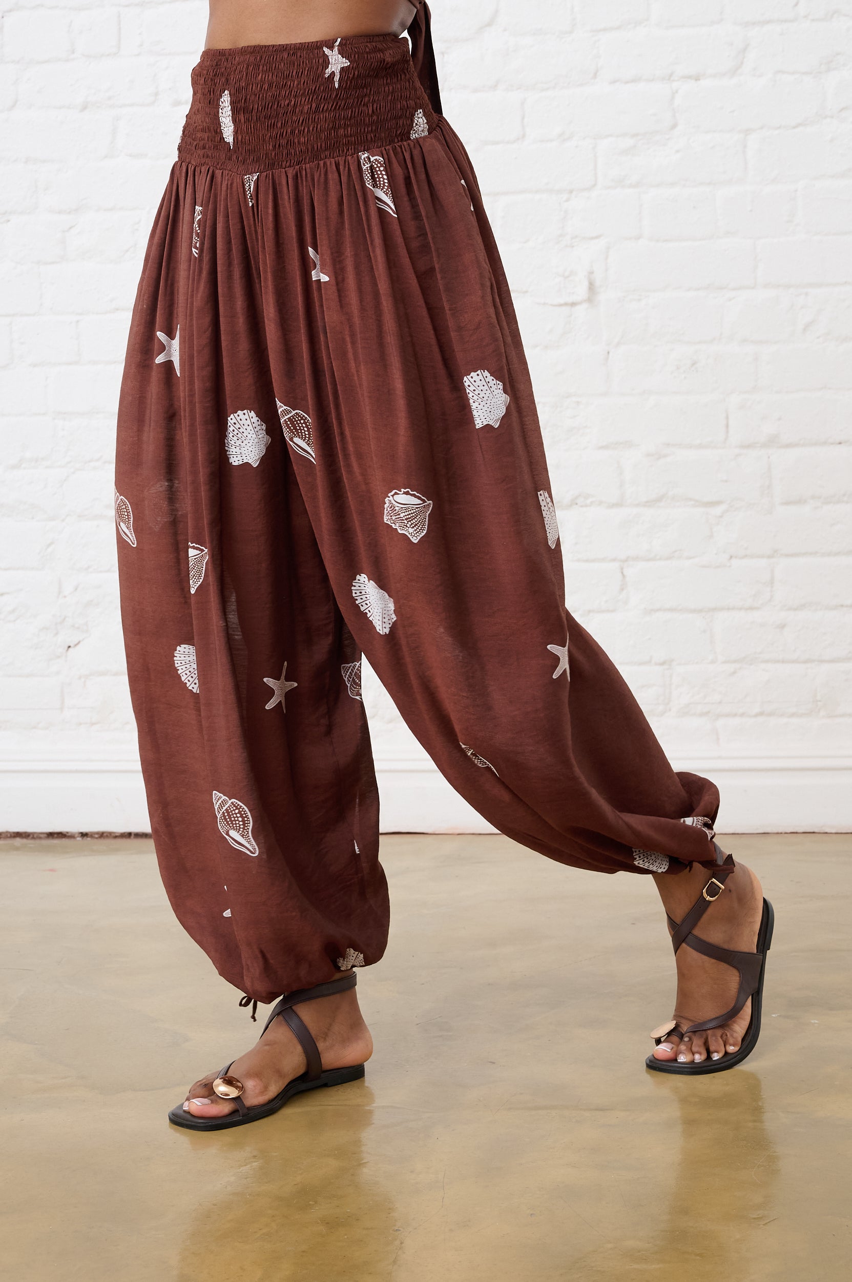 Balloon Drawstring Pants in Choc Shell