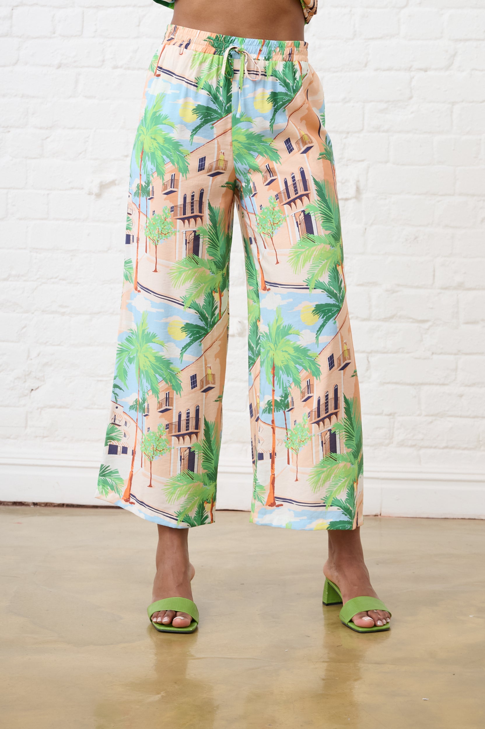 Wide Leg Crop in Holiday Print