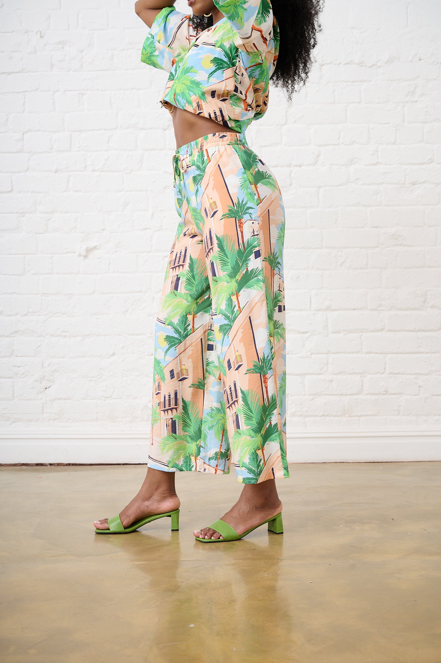 Wide Leg Crop in Holiday Print