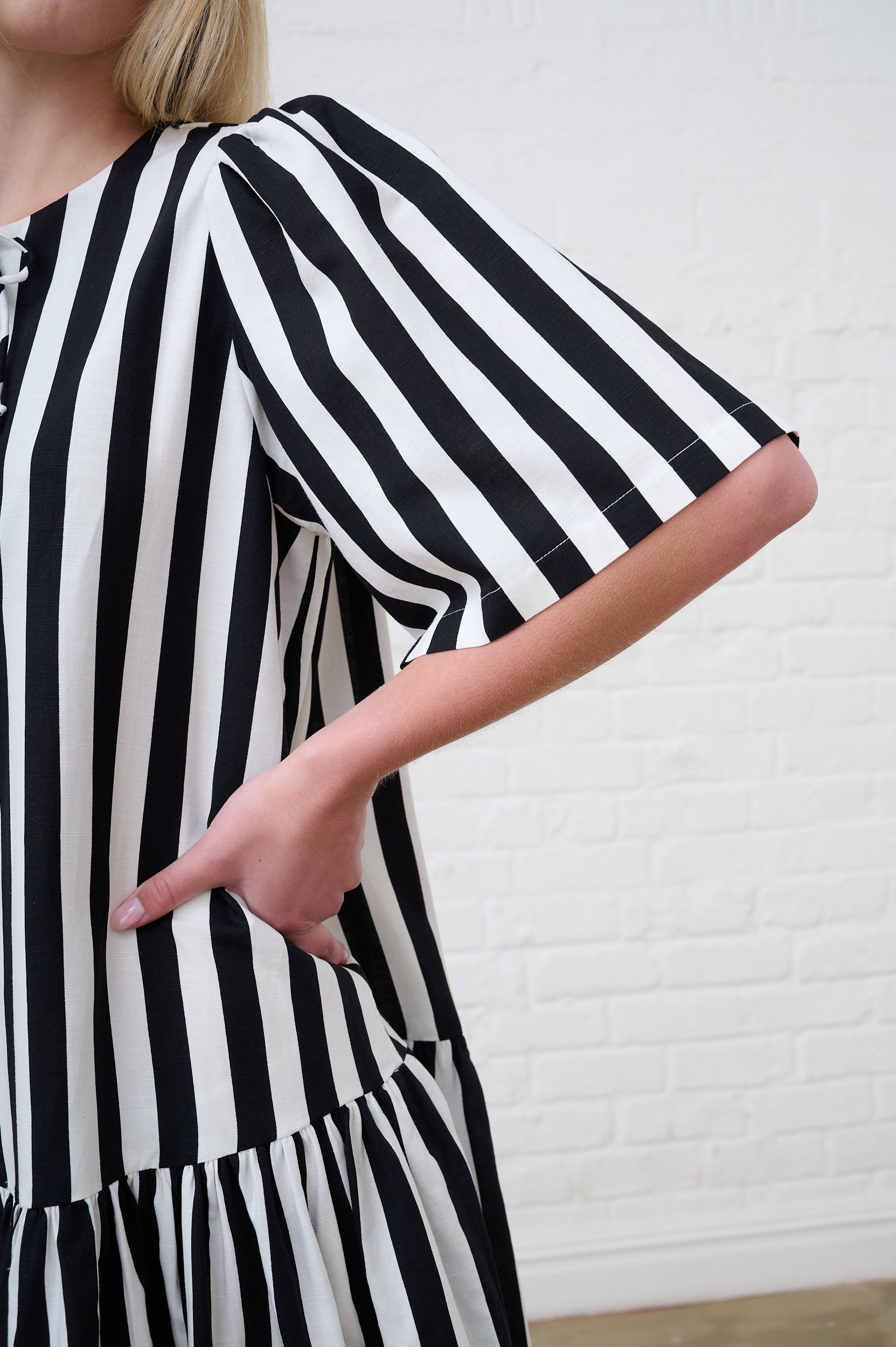 Tie Front Sack Dress in Black/White