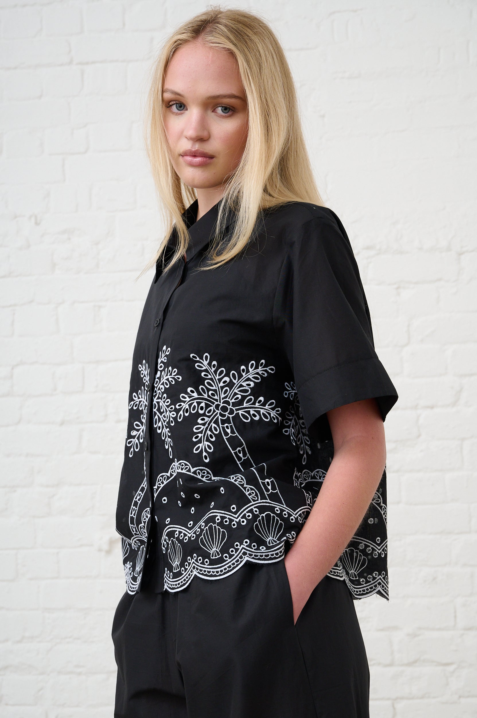 Classic Shirt in Palm Anglaise