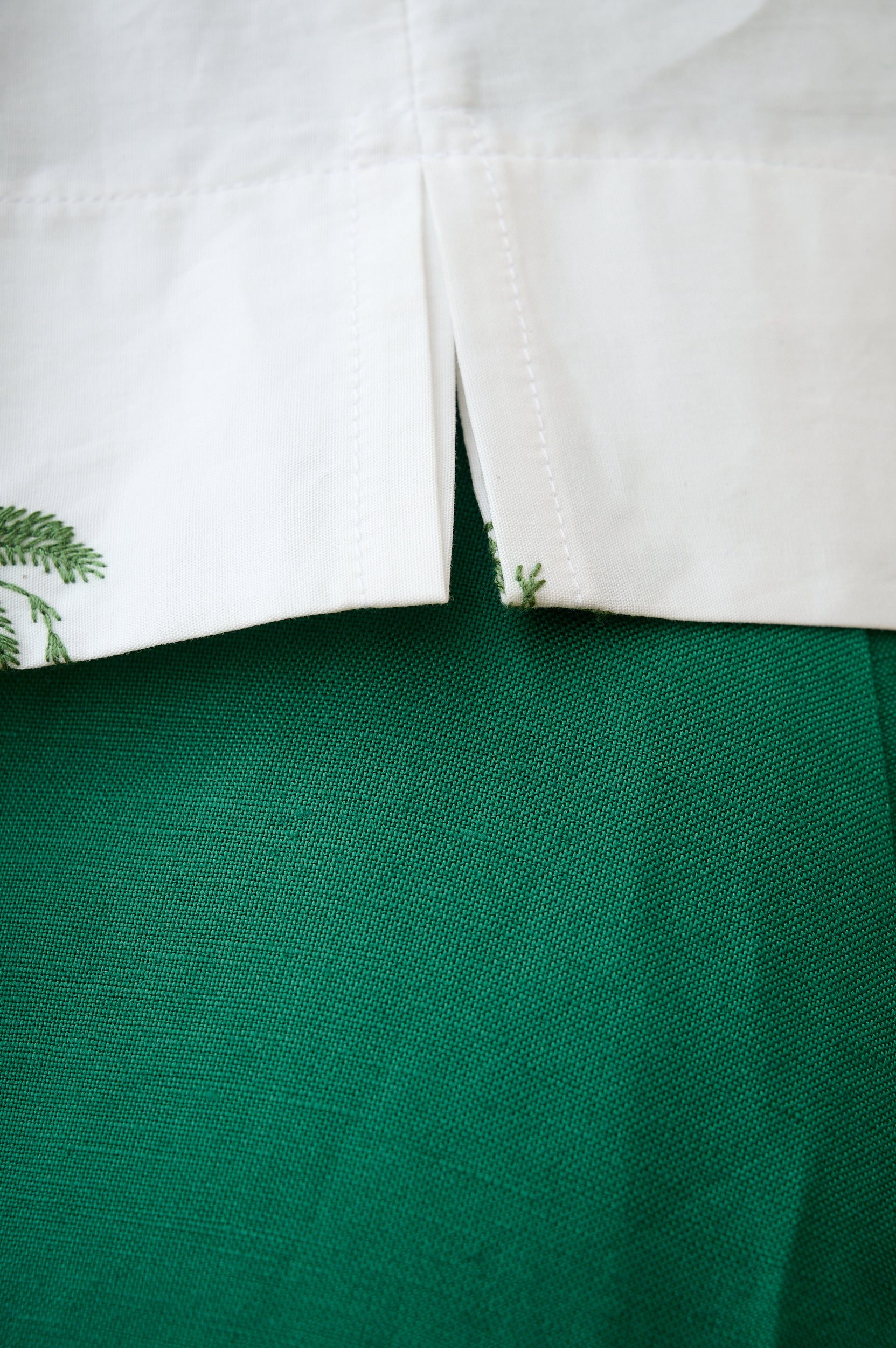 Balloon Sleeve Shirt in Embroidered Palm Tree