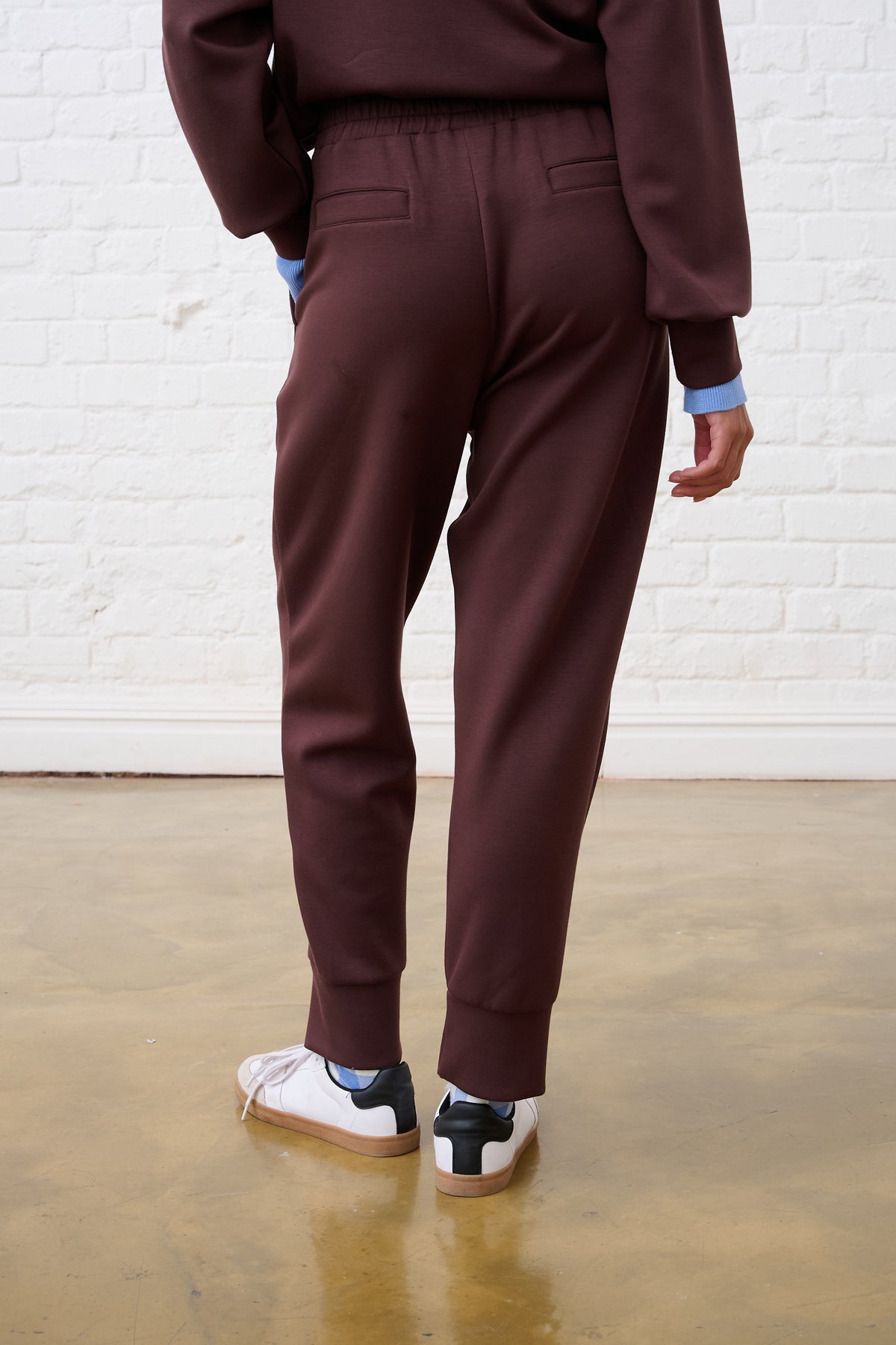 Tapered Leg Jogger in Choc – Me&B