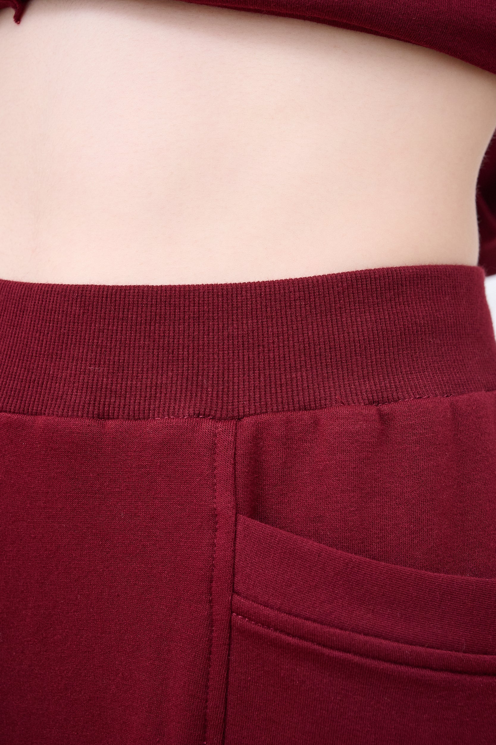 Barrel Leg Sweat Pants in Burgundy