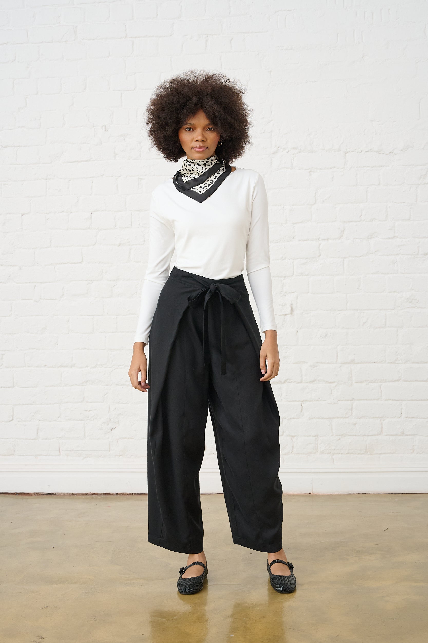 Tie Front Pant in Black