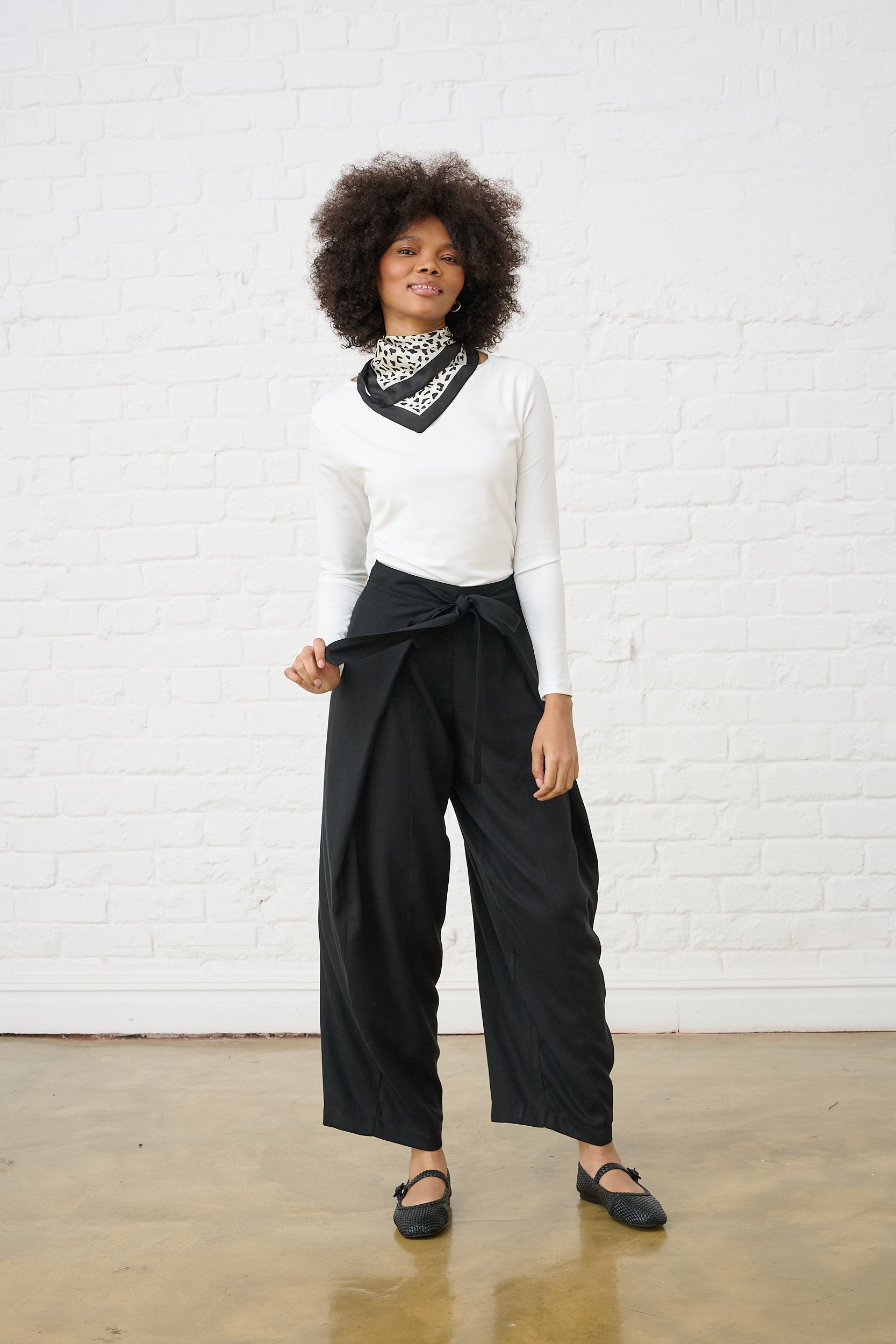 Tie Front Pant in Black