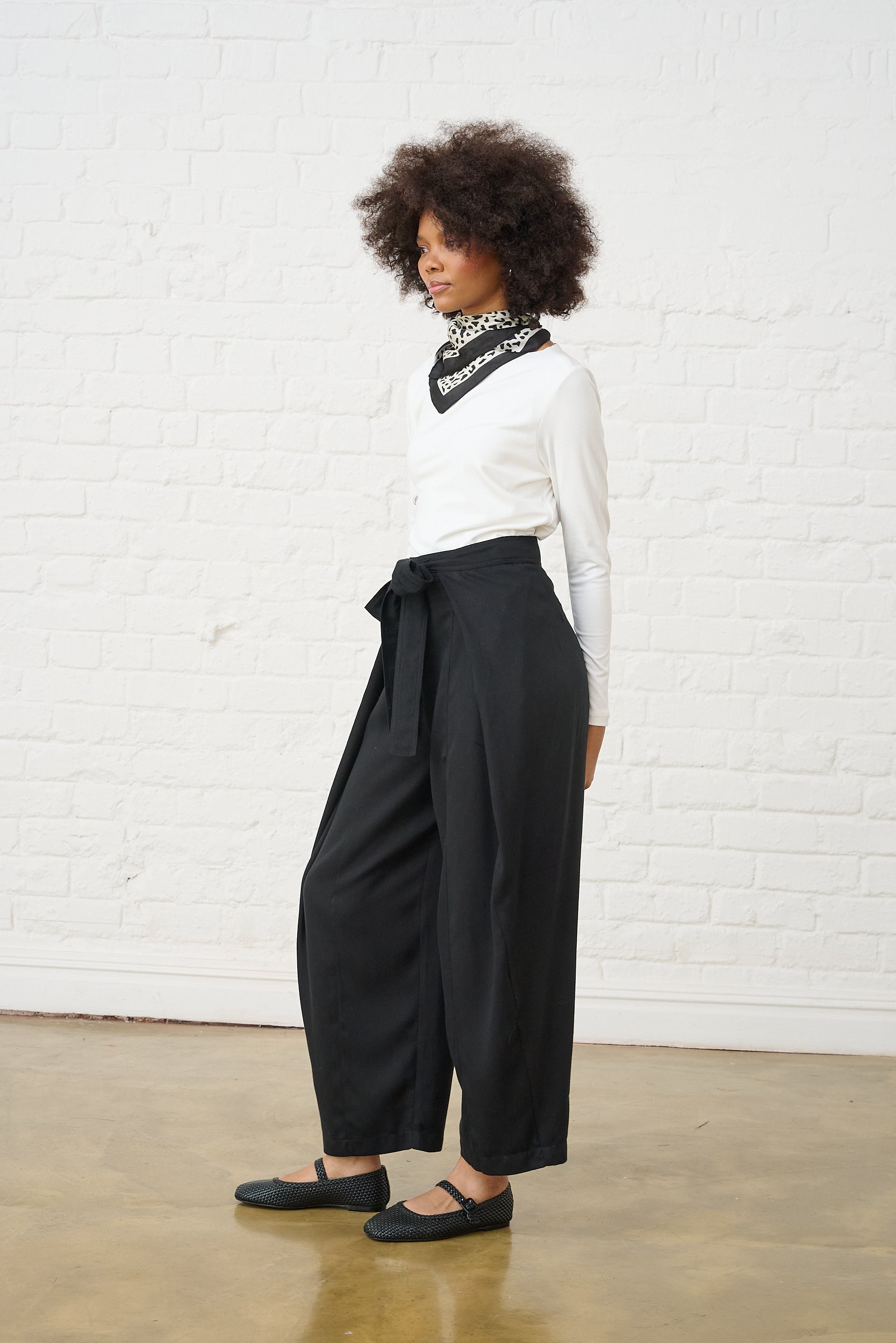 Tie Front Pant in Black