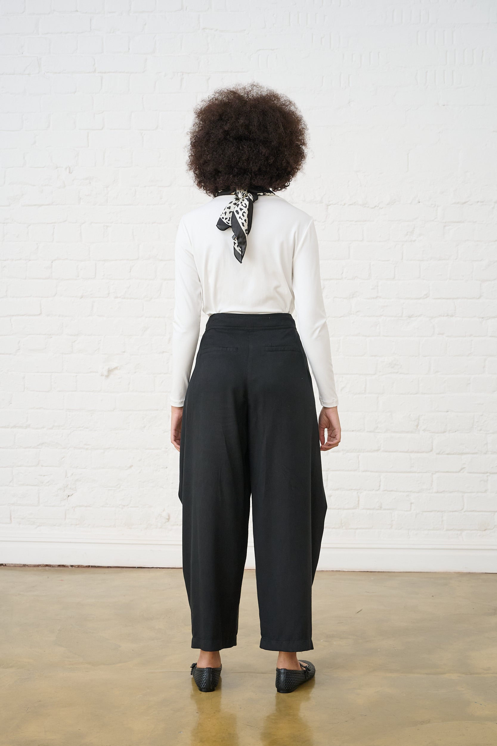 Tie Front Pant in Black