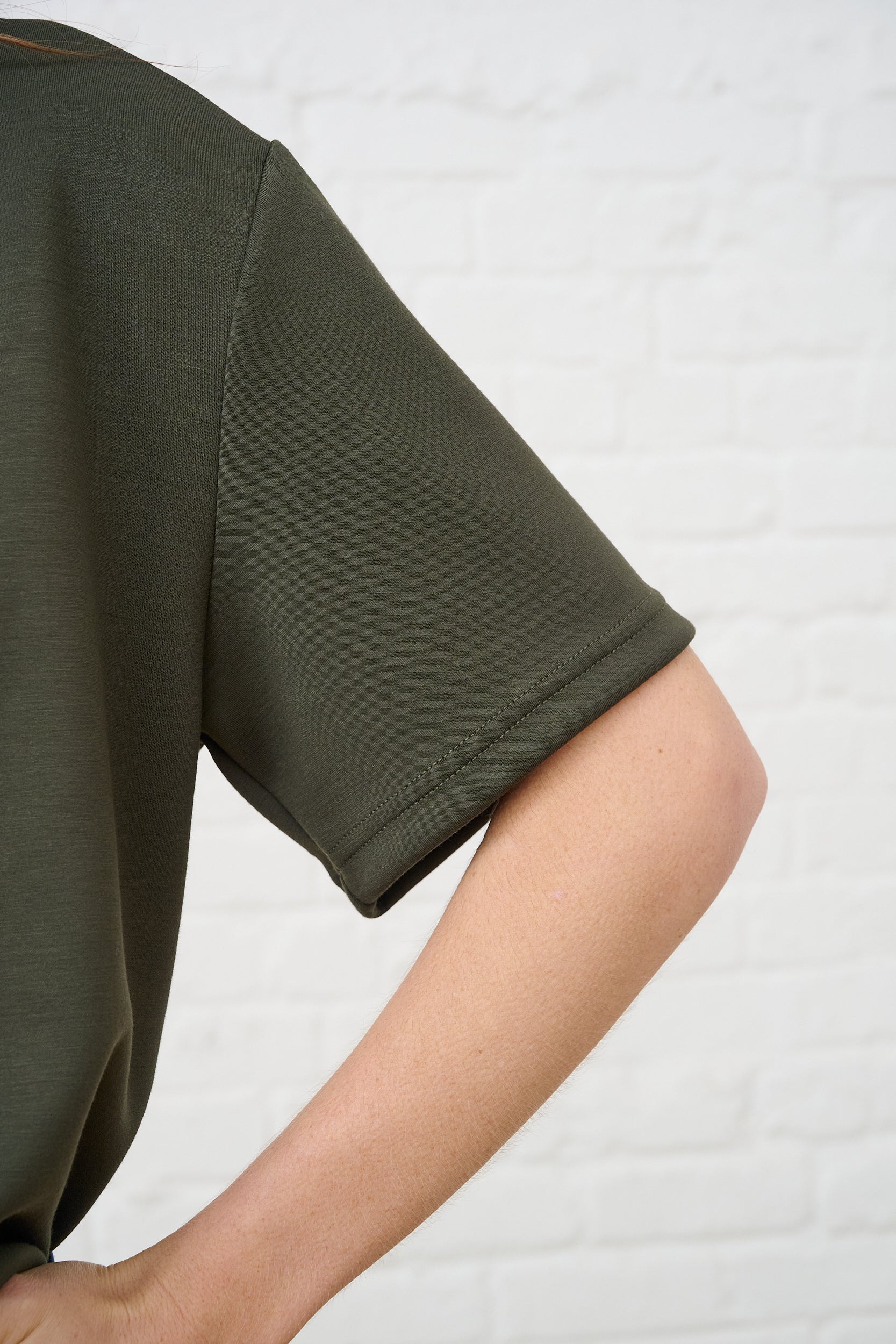 Premium T-Shirt in Olive