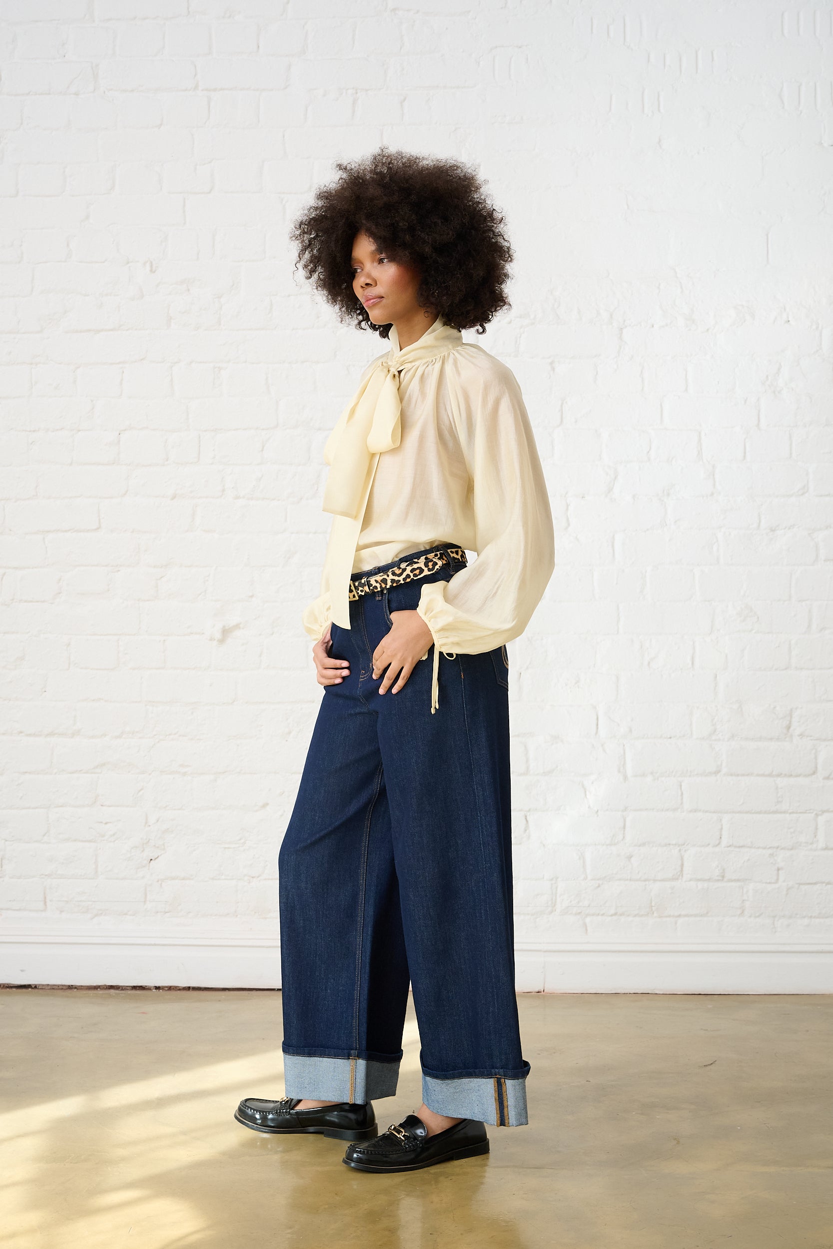 Blouse in Sheer Butter