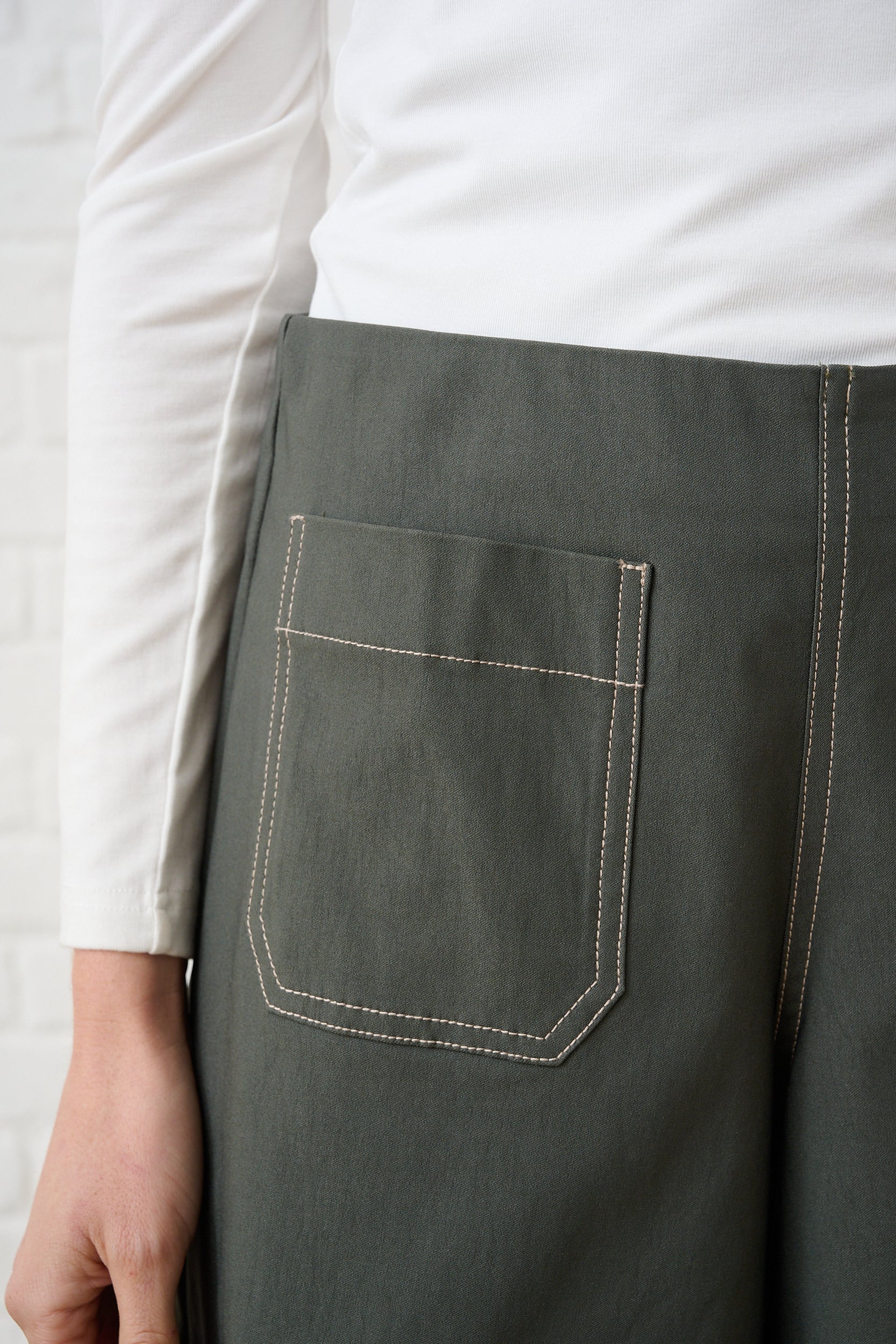 Bengaline Wide Leg Crop in Olive