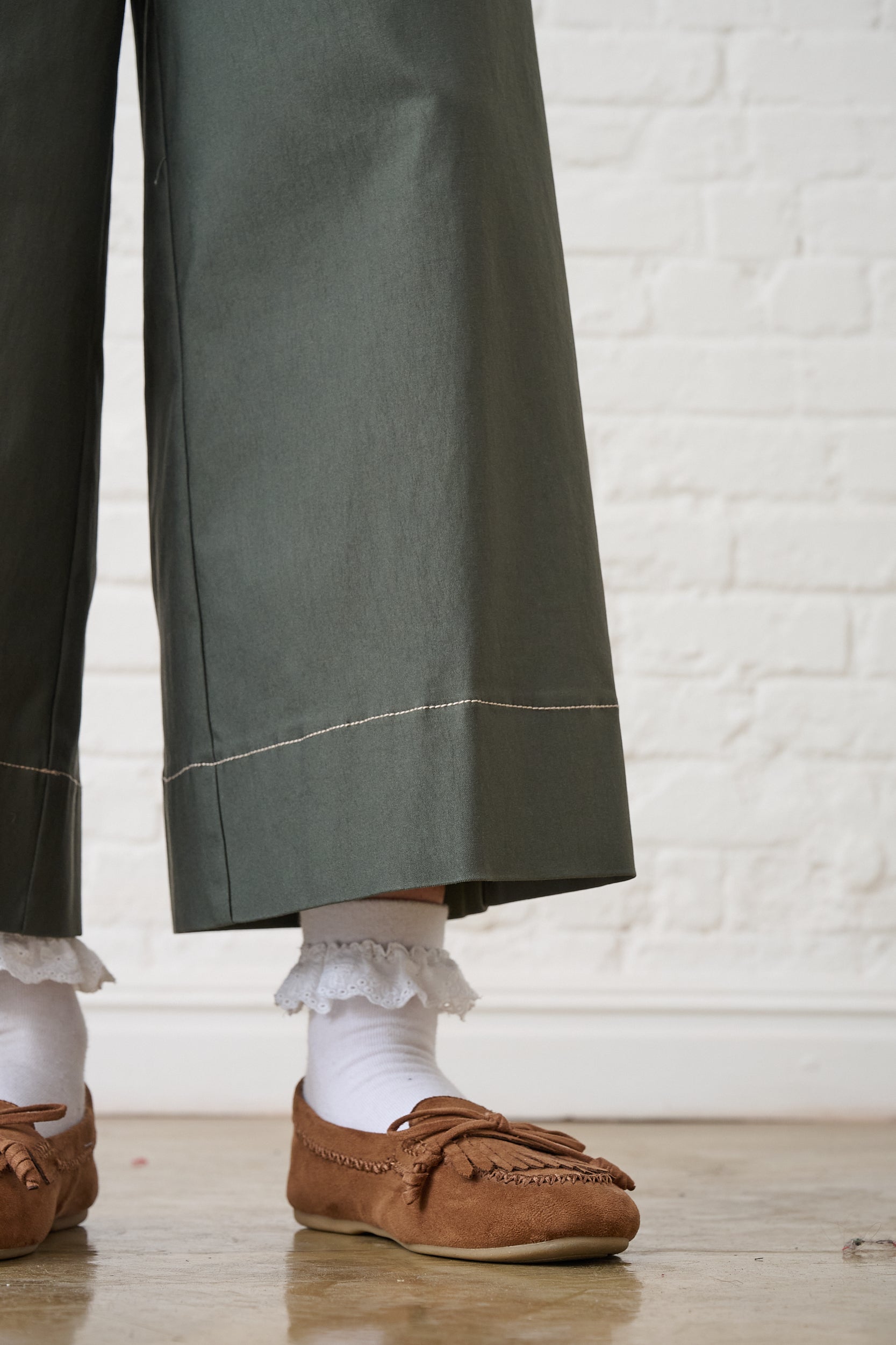 Bengaline Wide Leg Crop in Olive
