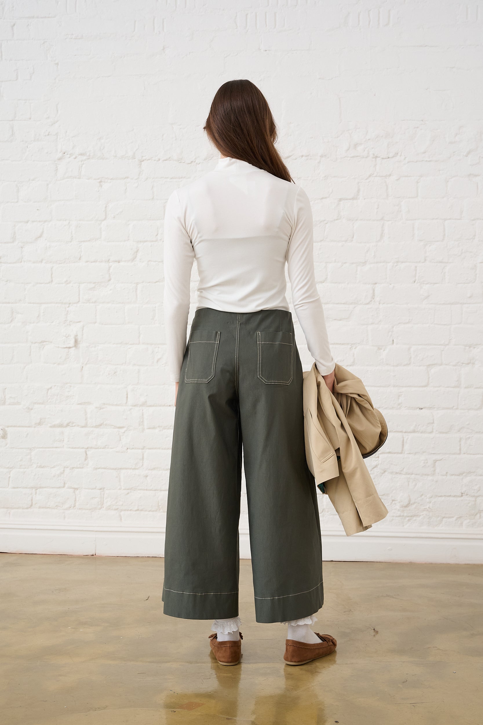 Bengaline Wide Leg Crop in Olive