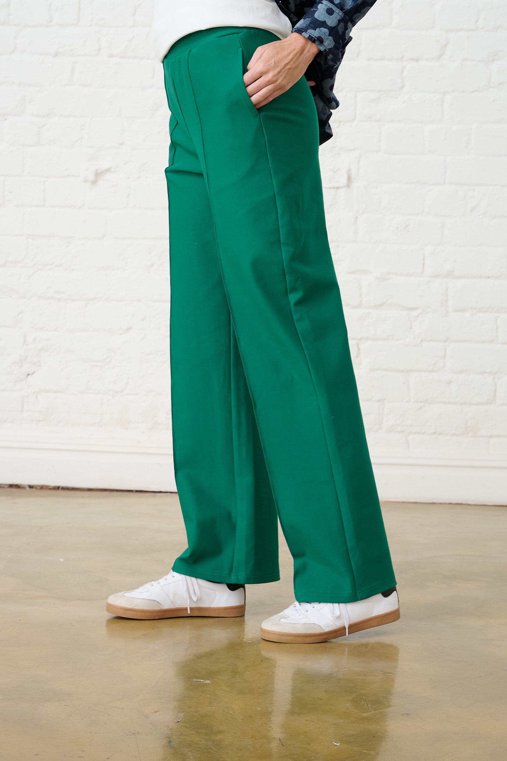 Ponti Pin Tuck Pant in Green