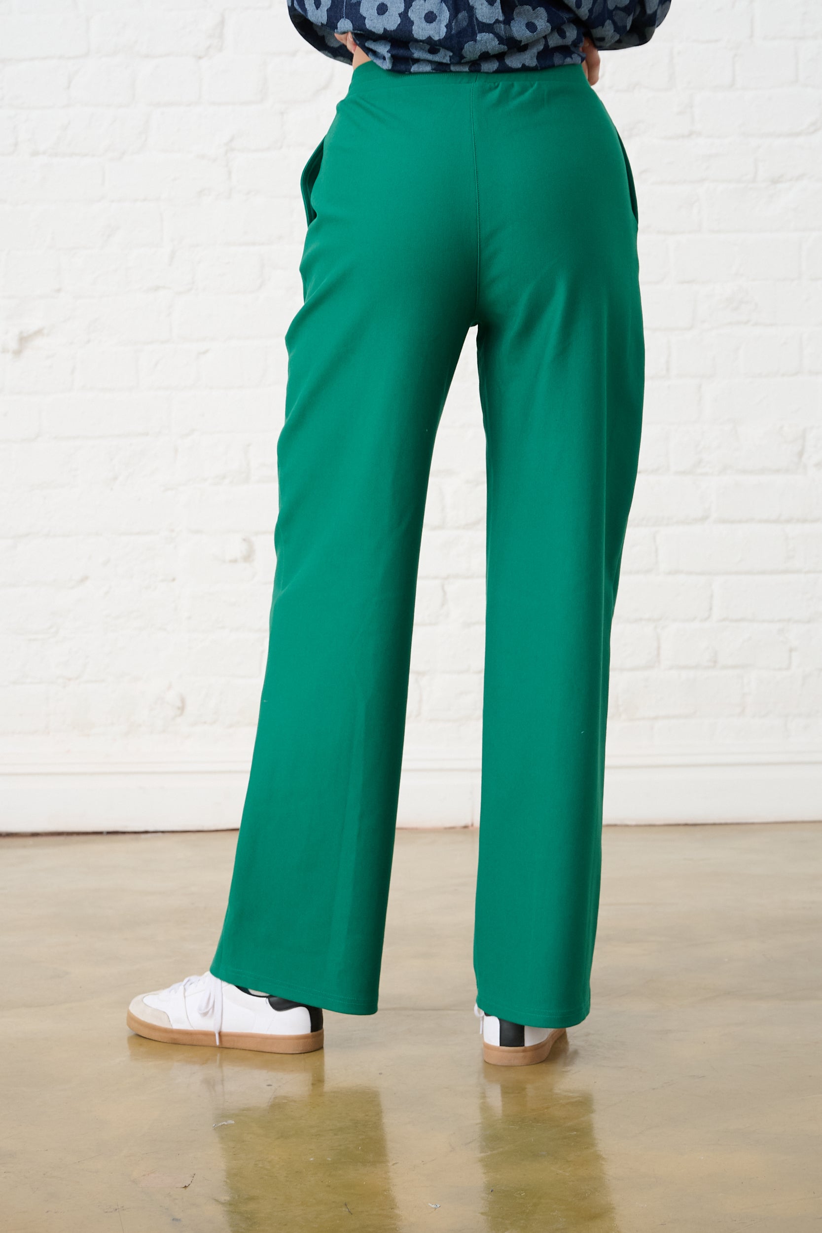 Ponti Pin Tuck Pant in Green